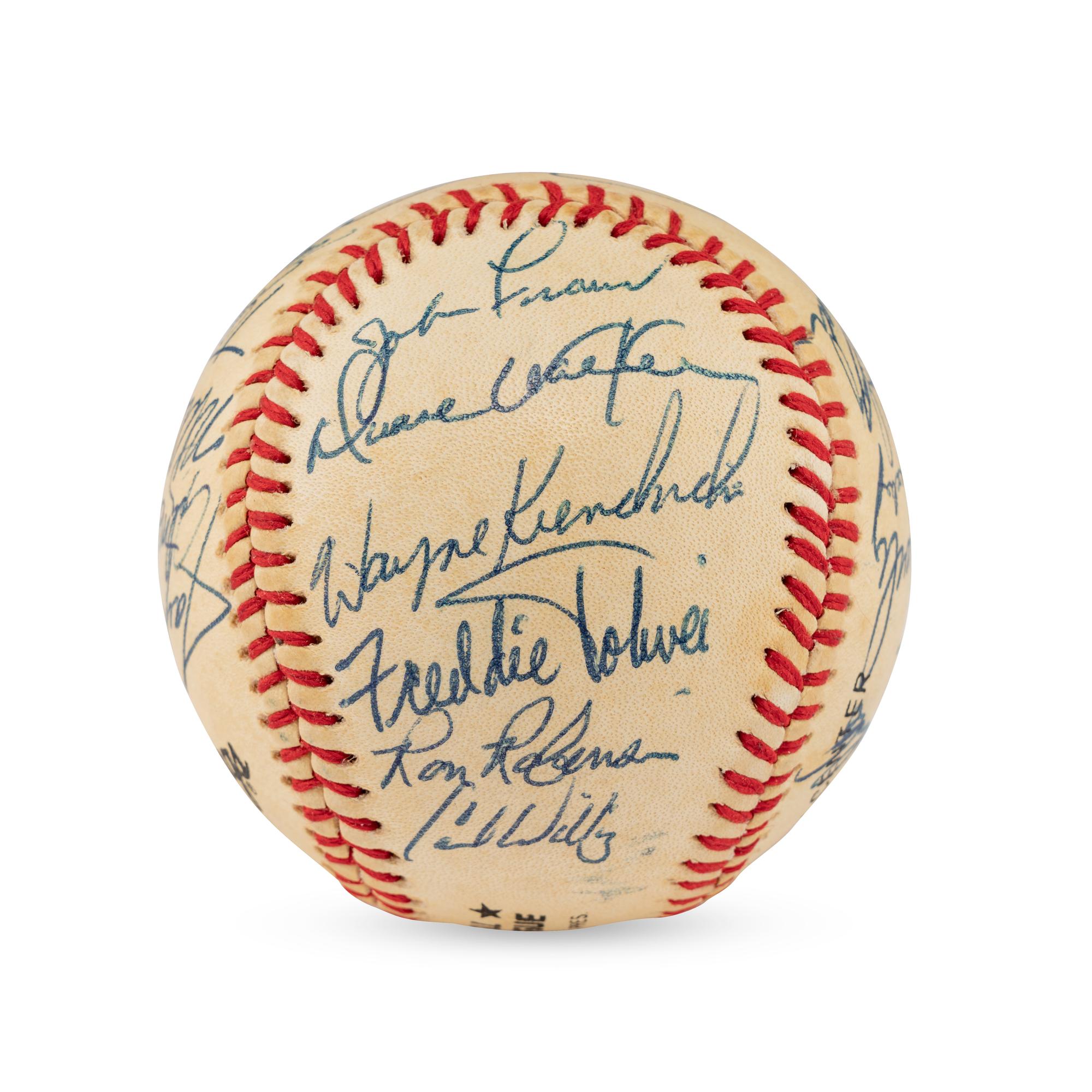A 1985 Cincinnati Reds Team Signed Autograph Baseball