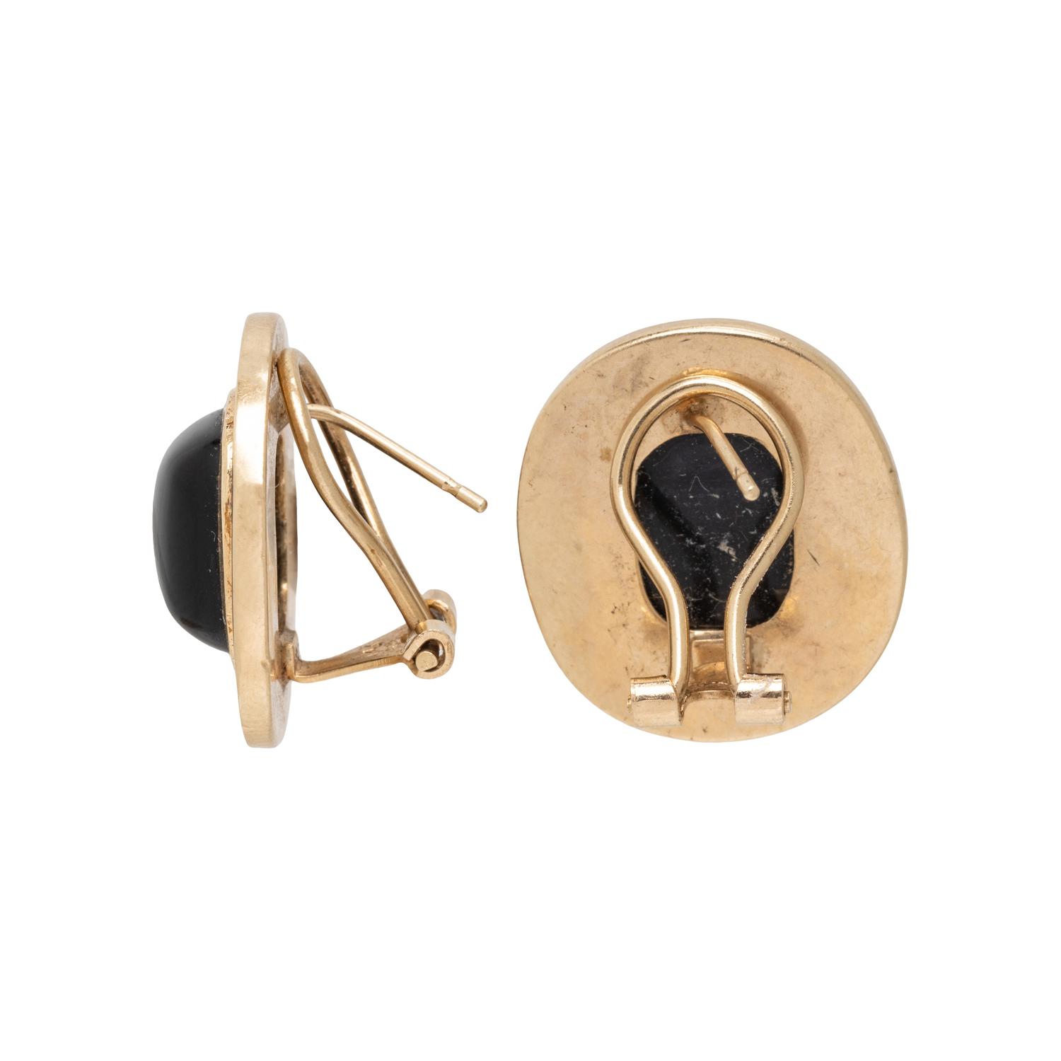 YELLOW GOLD AND ONYX EARCLIPS