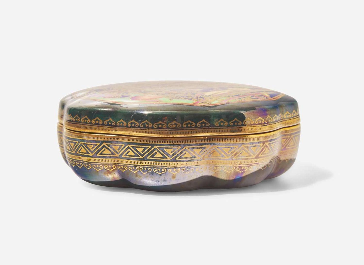 A Wedgwood Fairyland Lustre "Nizami" Box, UK, 1920s