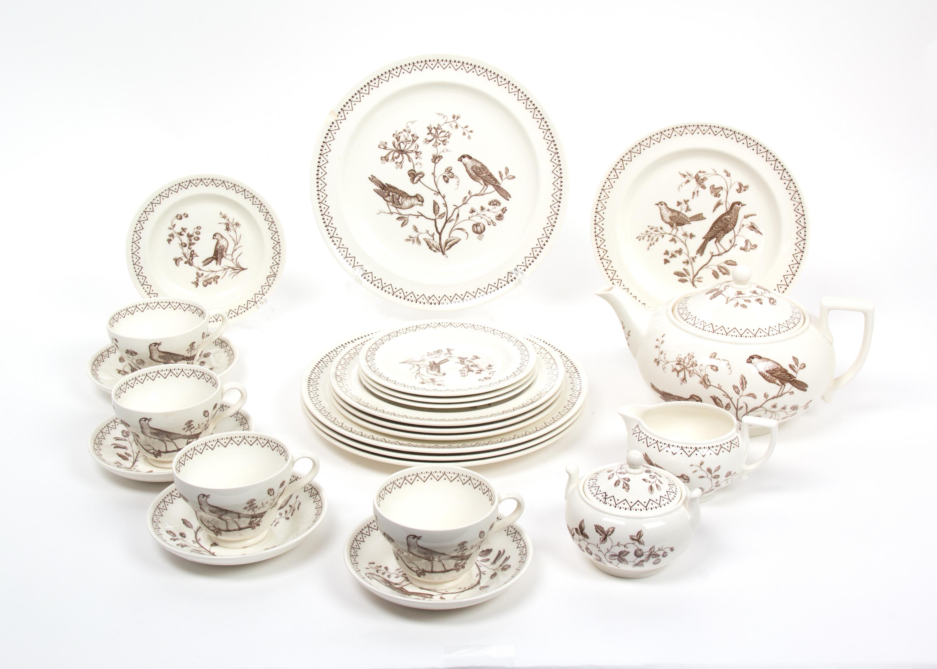 A Wedgwood Partial Dinner Service Diameter of plate 10 inches. — 20TH CENTURY