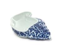 A Blue and White Porcelain Ink Palette Length 3 1/2 inches. — JIAQING PERIOD (1796-1820)