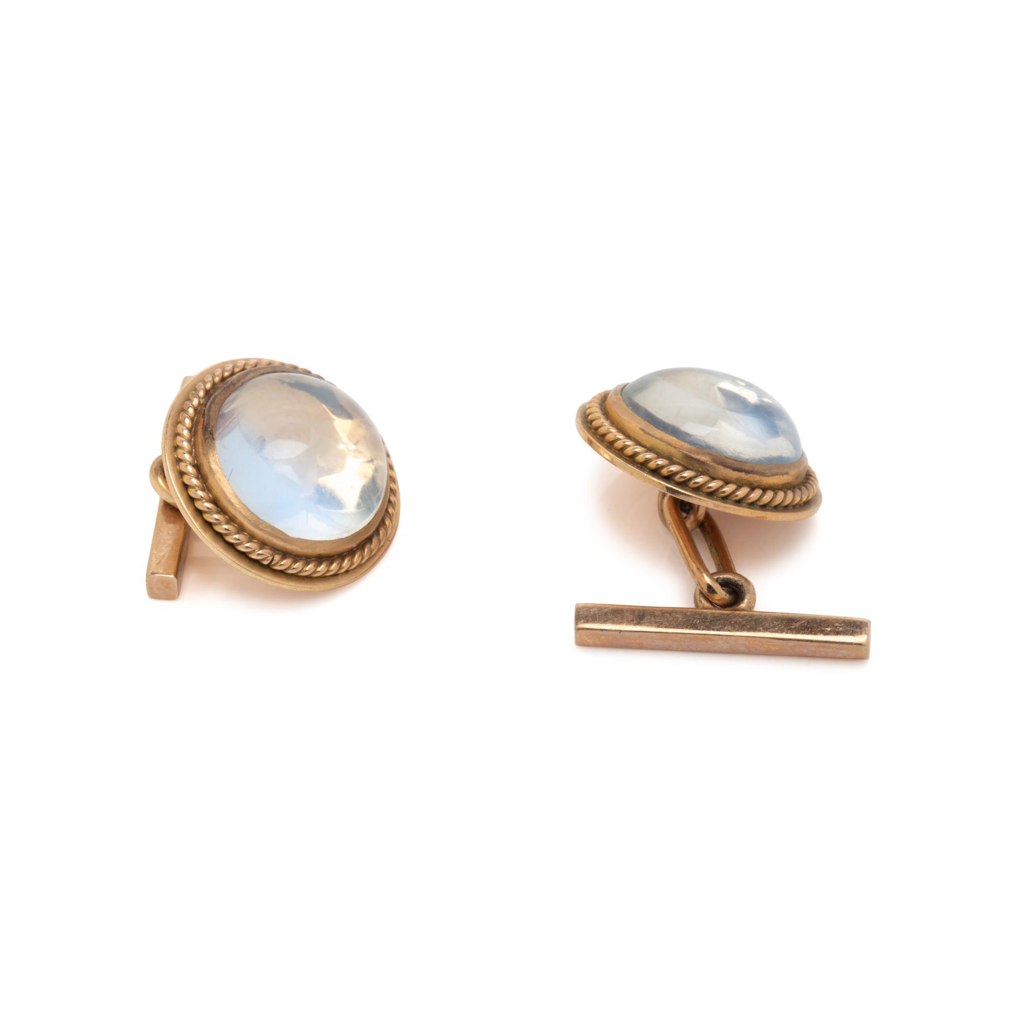 YELLOW GOLD AND MOONSTONE CUFFLINKS