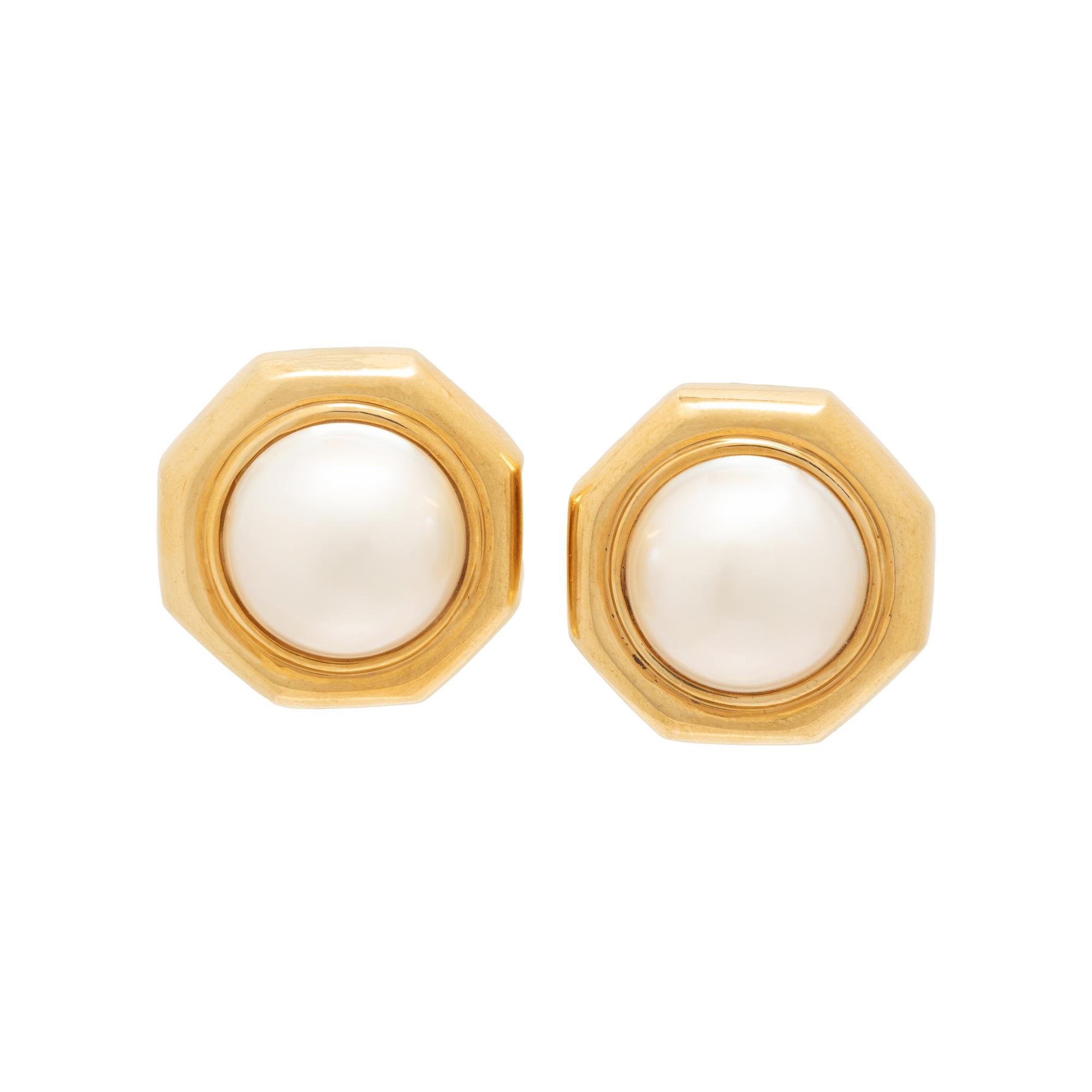 YELLOW GOLD AND CULTURED MABE PEARL EARRINGS