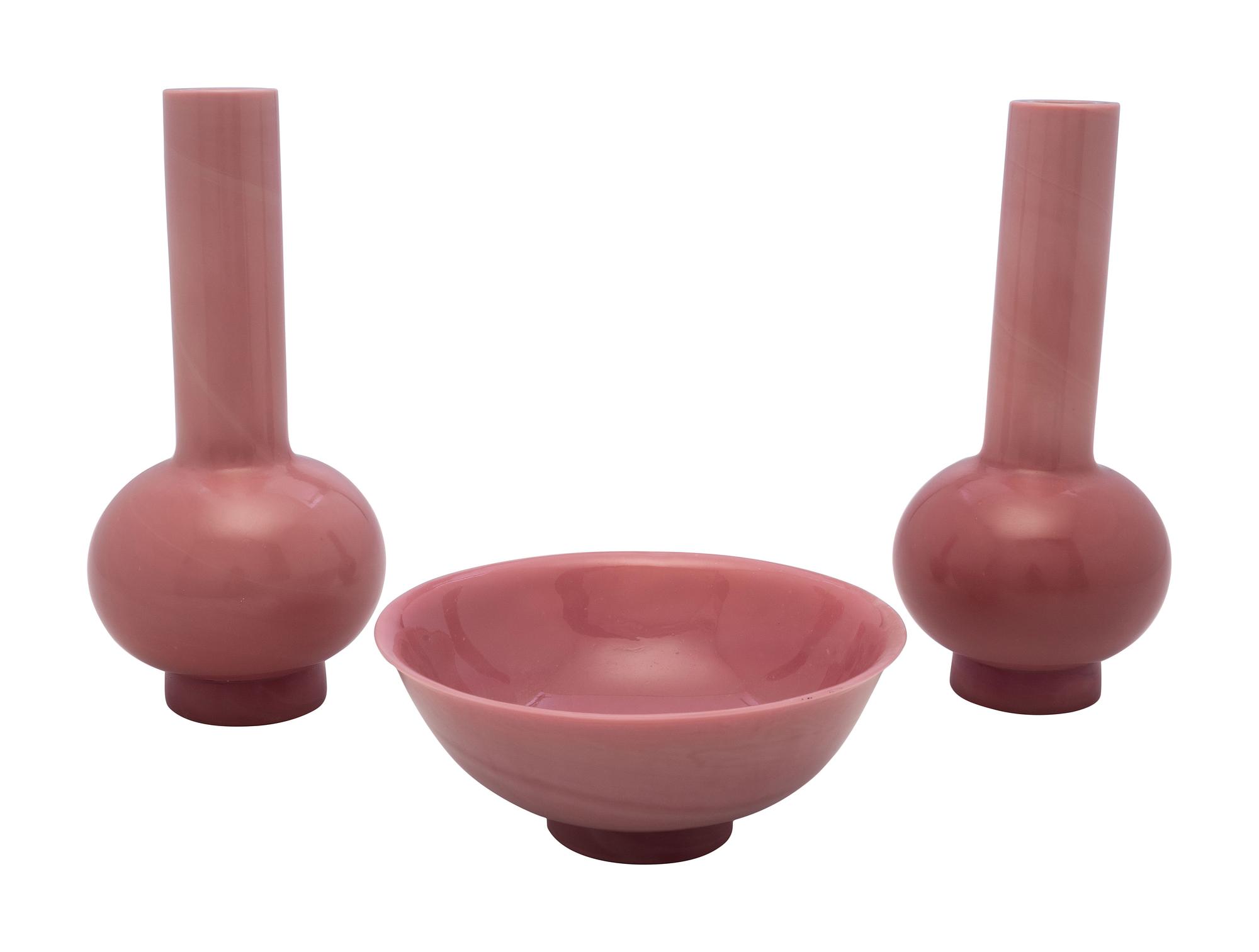 A Chinese Peking Glass Three-Piece Bottle Vase and Bowl Set