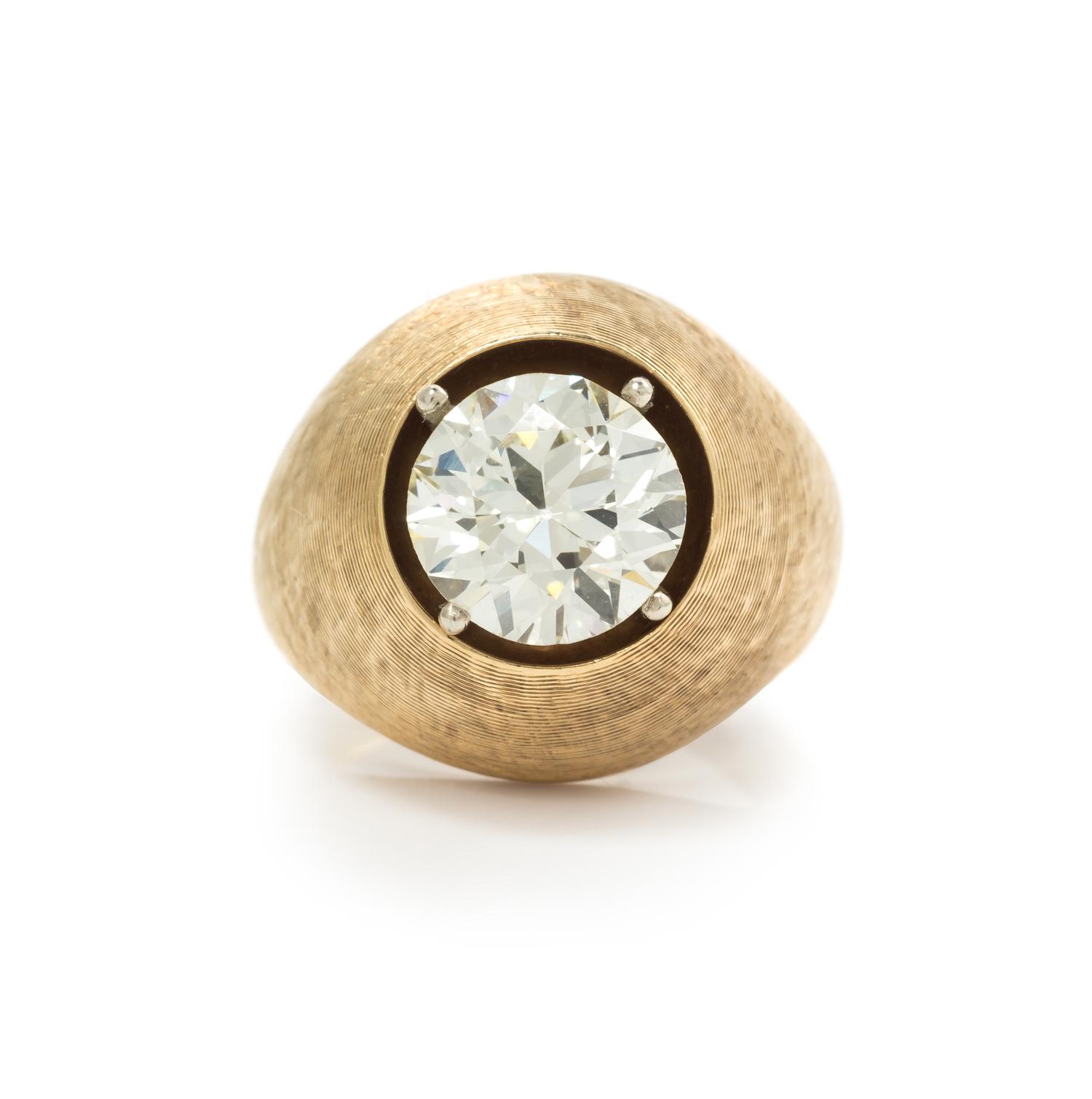 A Yellow Gold and Diamond Ring, 7.40 dwts.