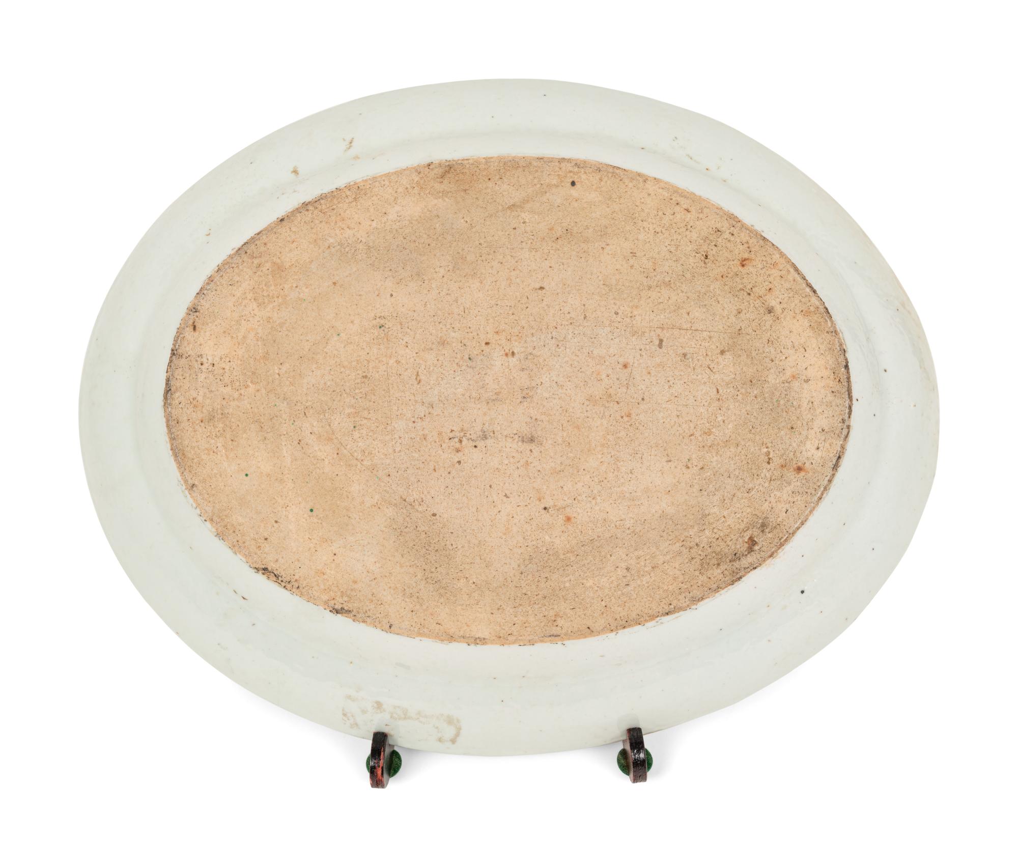 A Chinese Export Porcelain Cabbage Leaf Platter