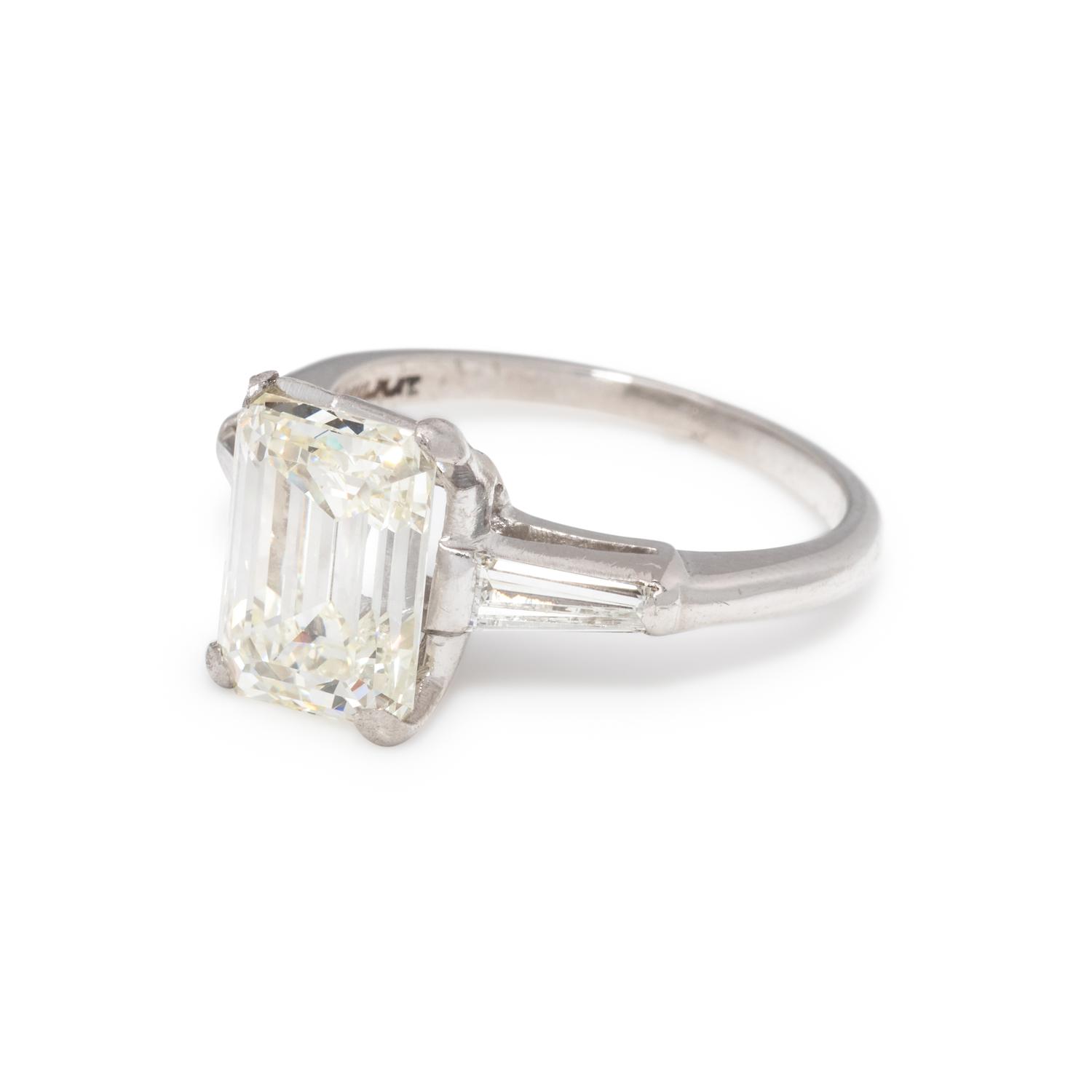 DIAMOND RING