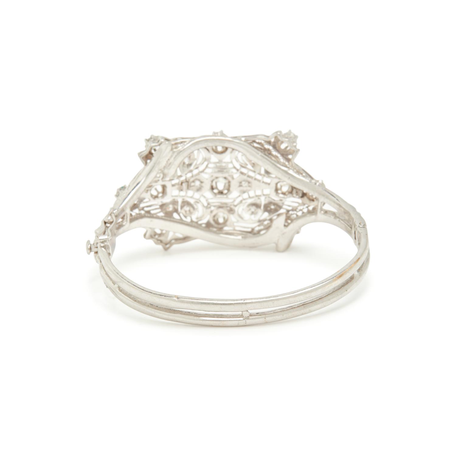WHITE GOLD AND DIAMOND BANGLE BRACELET