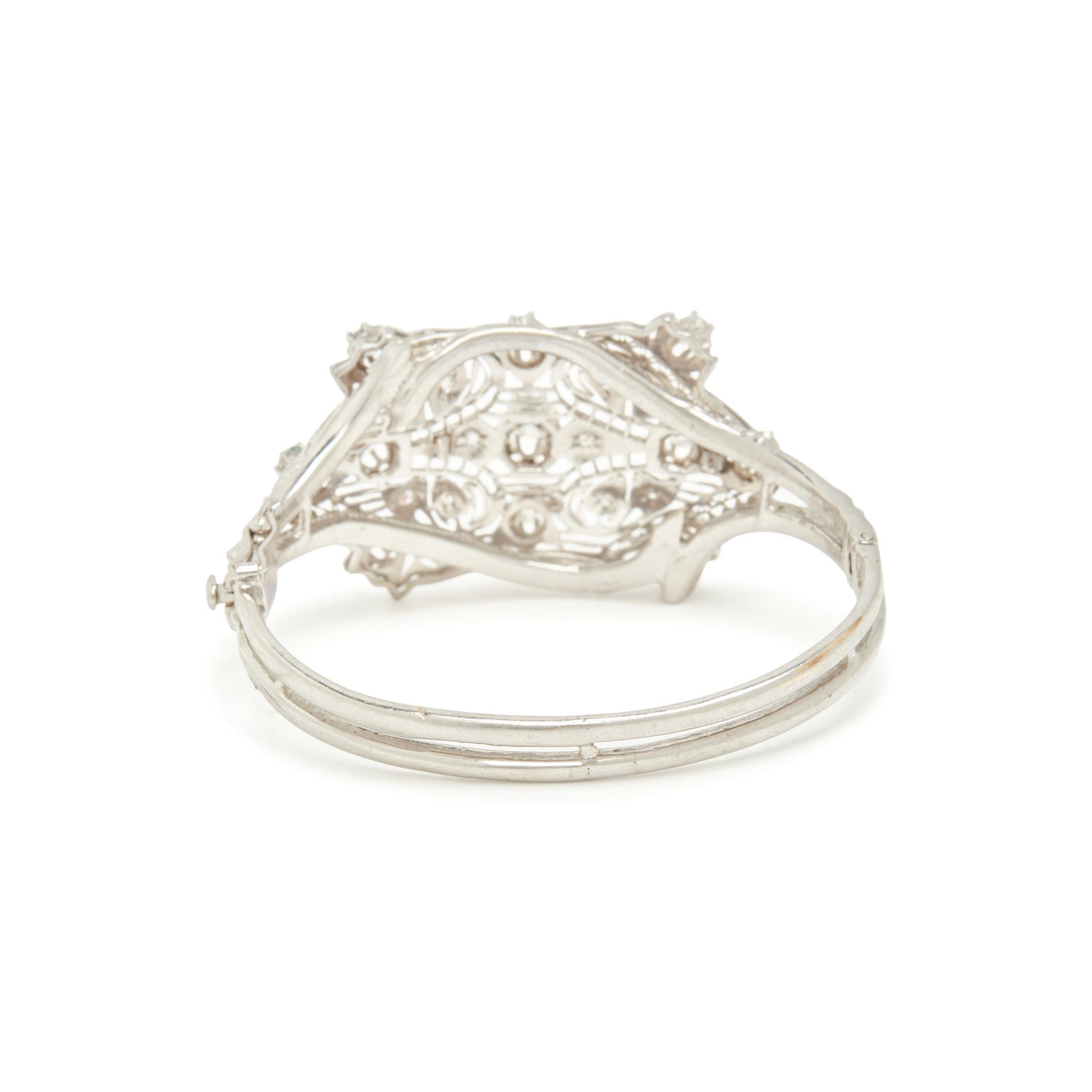 WHITE GOLD AND DIAMOND BANGLE BRACELET