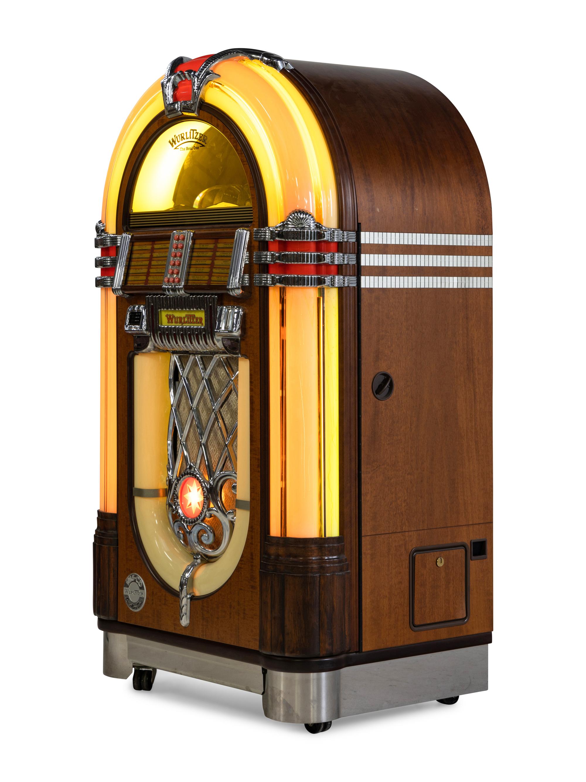 A Wurlitzer Model 1015-CD Juke Box