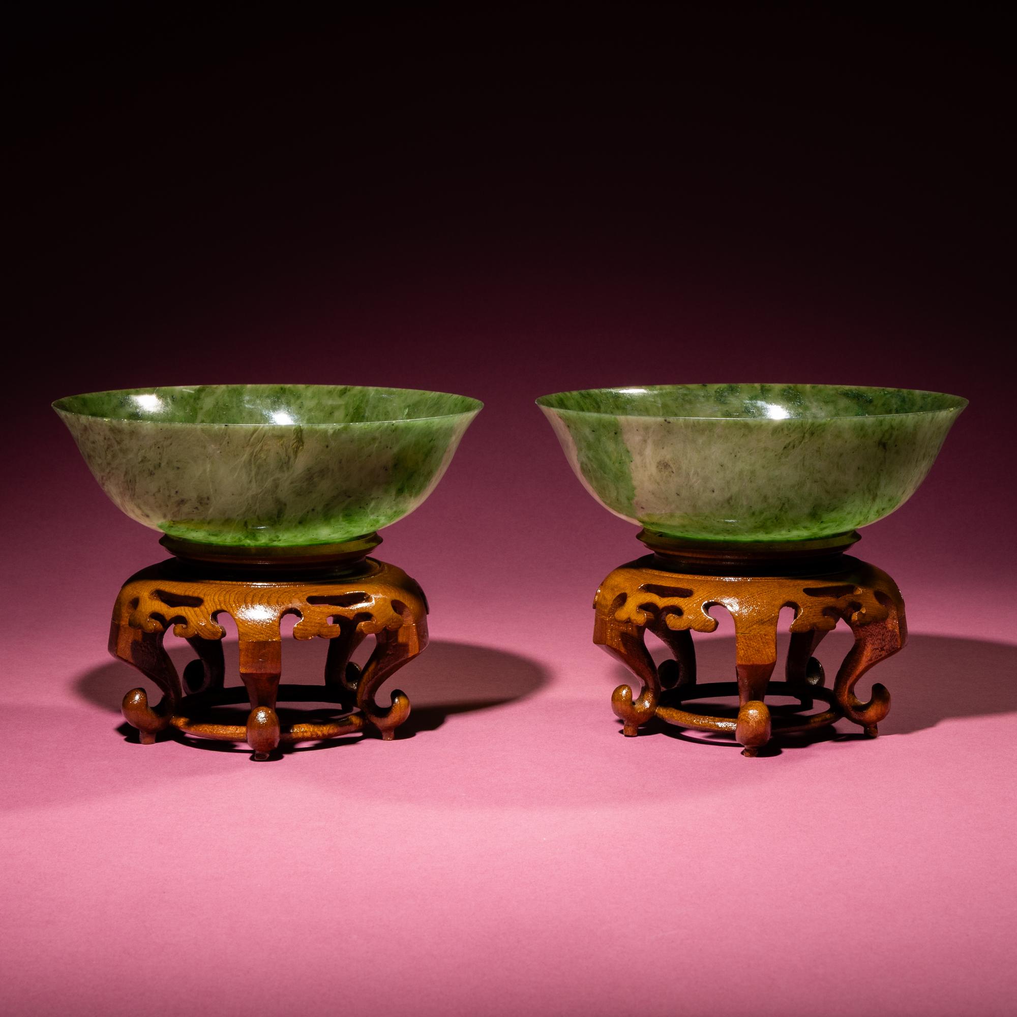A Pair of Chinese Spinach Jade Bowls, 19th-20th Century — 晚清-民國 碧玉碗一對