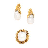 CULTURED BAROQUE PEARL, DIAMOND, AND YELLOW GOLD JEWELRY SET