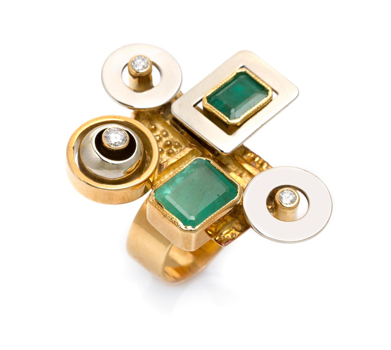 An 18 Karat Yellow Gold, Enamel, Emerald and Diamond Ring, 15.70 dwts.