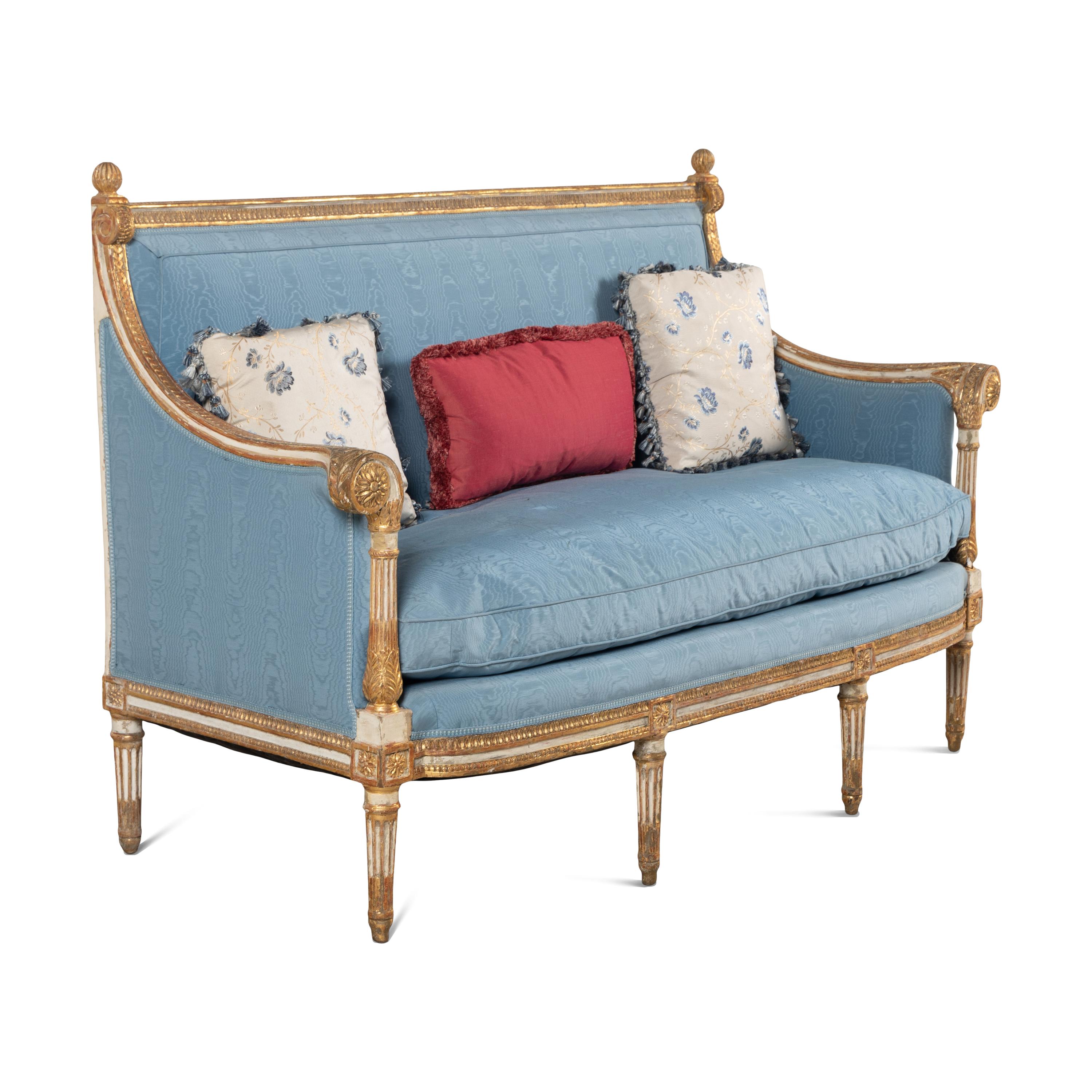 A Louis XVI White-Painted and Parcel Gilt Canapé à La Turque