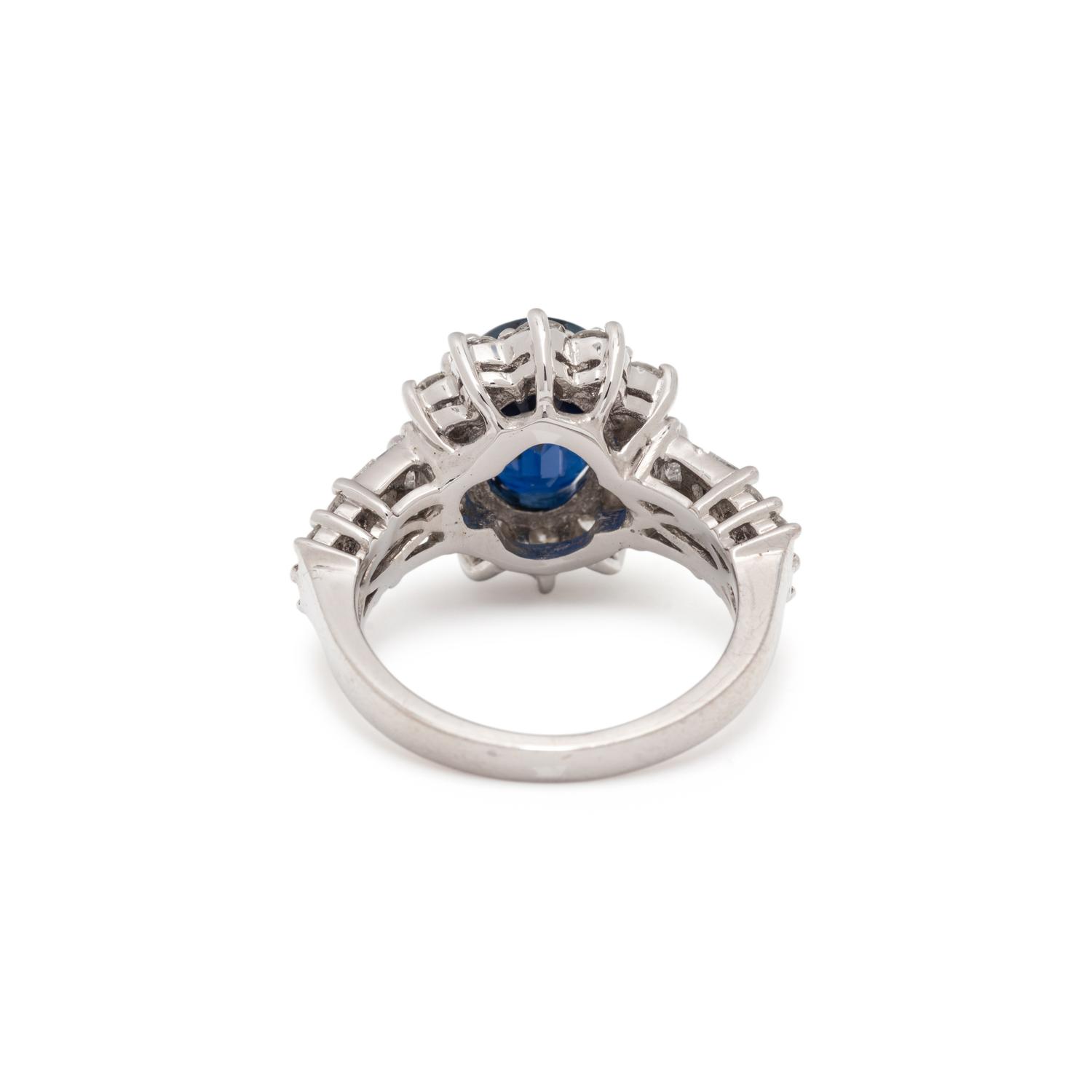 SAPPHIRE AND DIAMOND RING