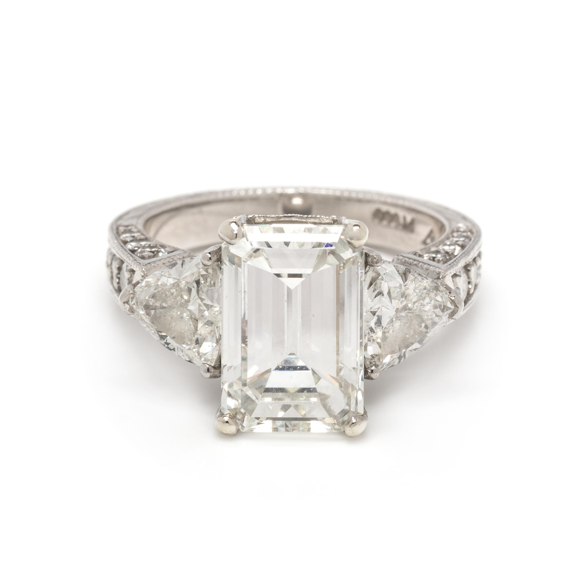 DIAMOND RING