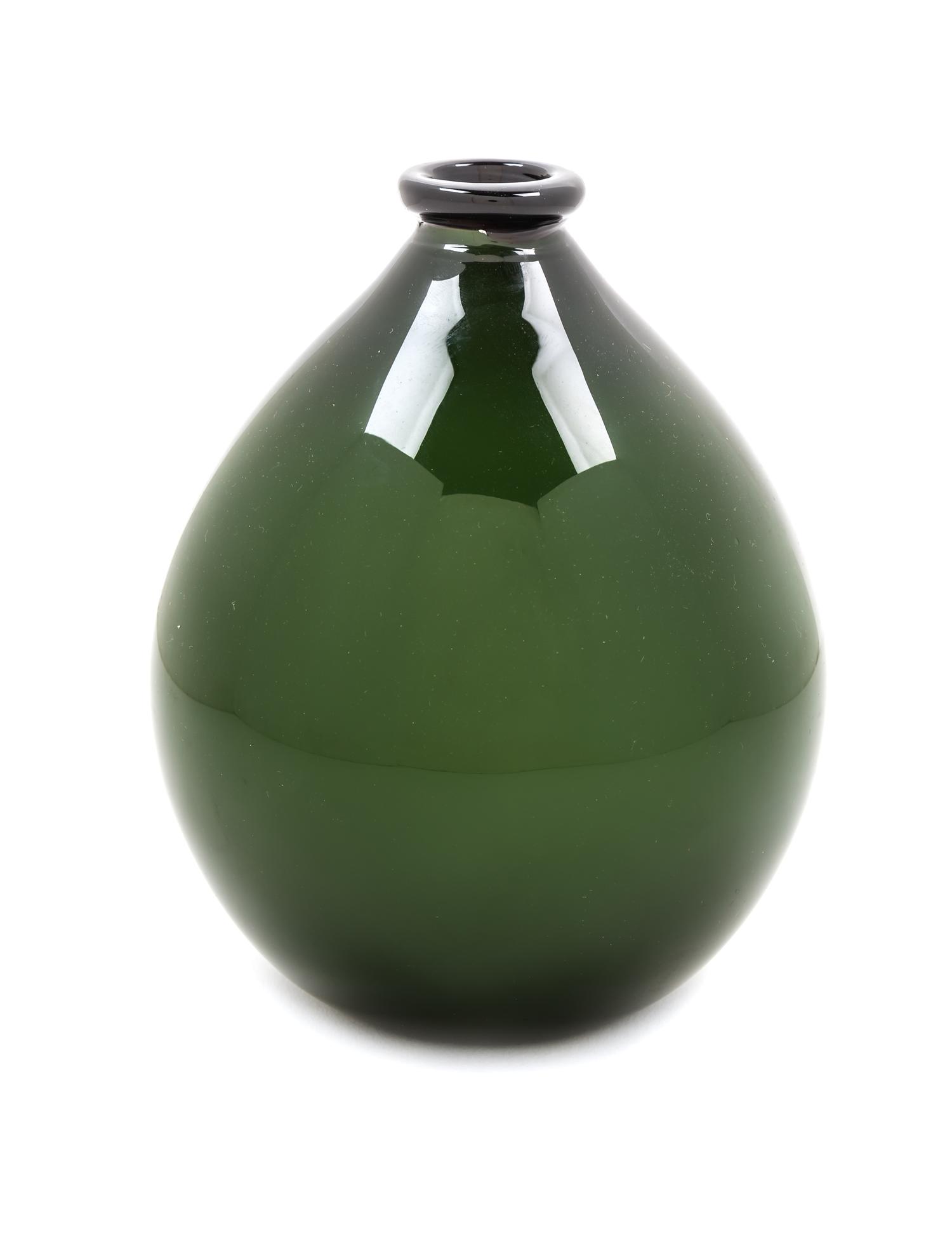 A Versace Vase Height 6 3/4 inches. — 20TH CENTURY