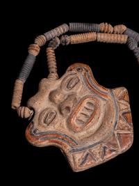Fifteen Costa Rican and Panamanian Pots and One Polychrome Necklace with a Face Pendant