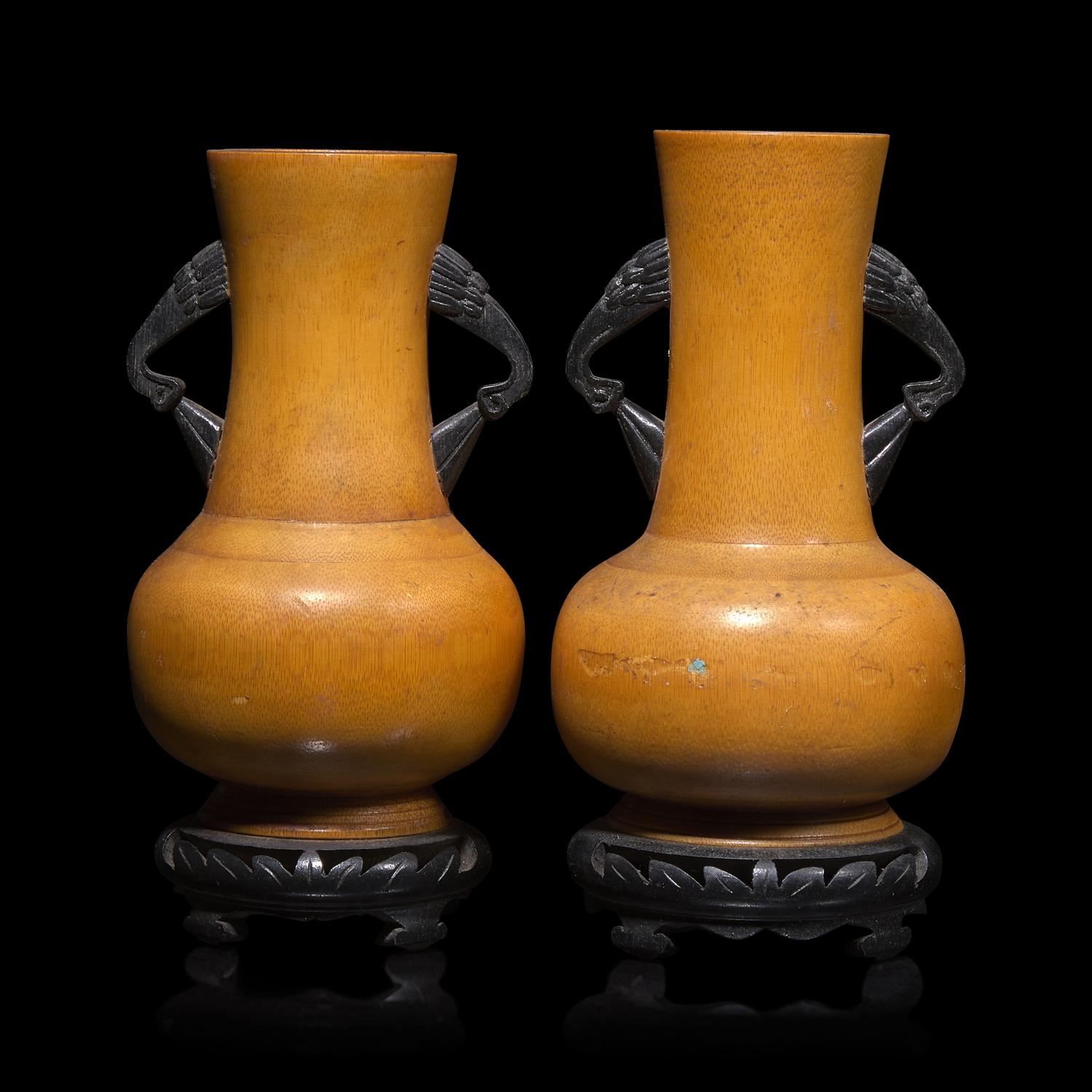 A Pair of Painted Chinese Bamboo Vases, 20th Century 近代 墨彩繪竹雙耳瓶一對