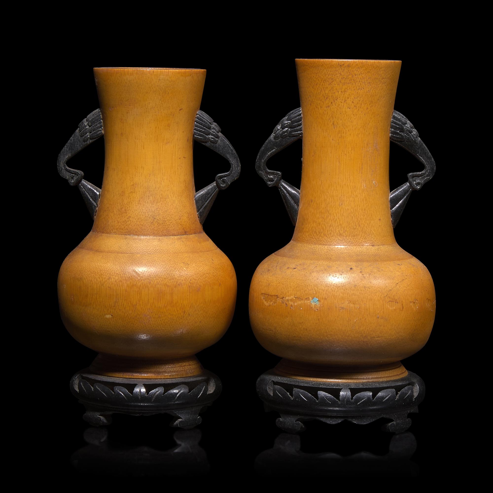 A Pair of Painted Chinese Bamboo Vases, 20th Century 近代 墨彩繪竹雙耳瓶一對