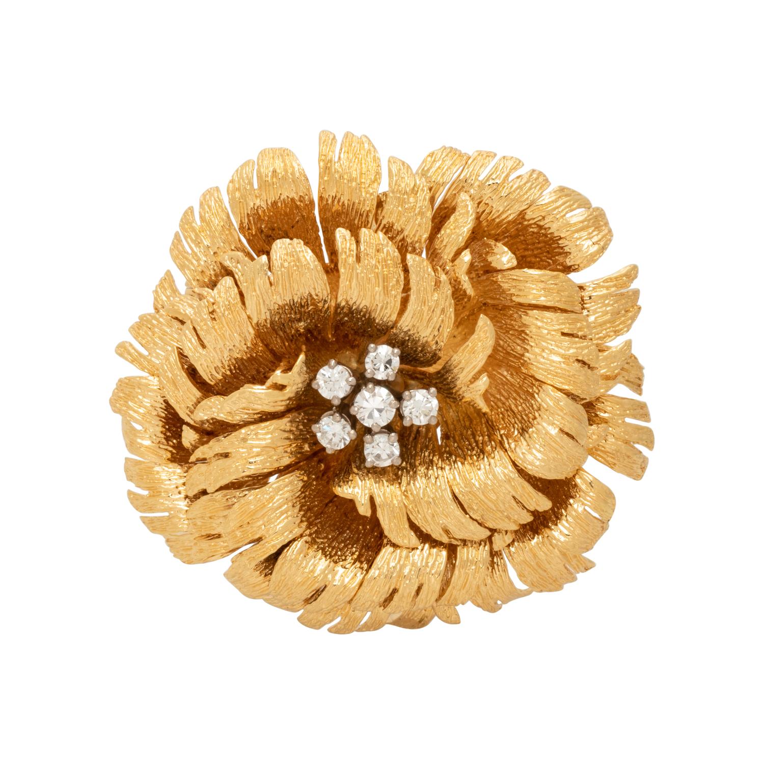 YELLOW GOLD AND DIAMOND FLOWER BROOCH