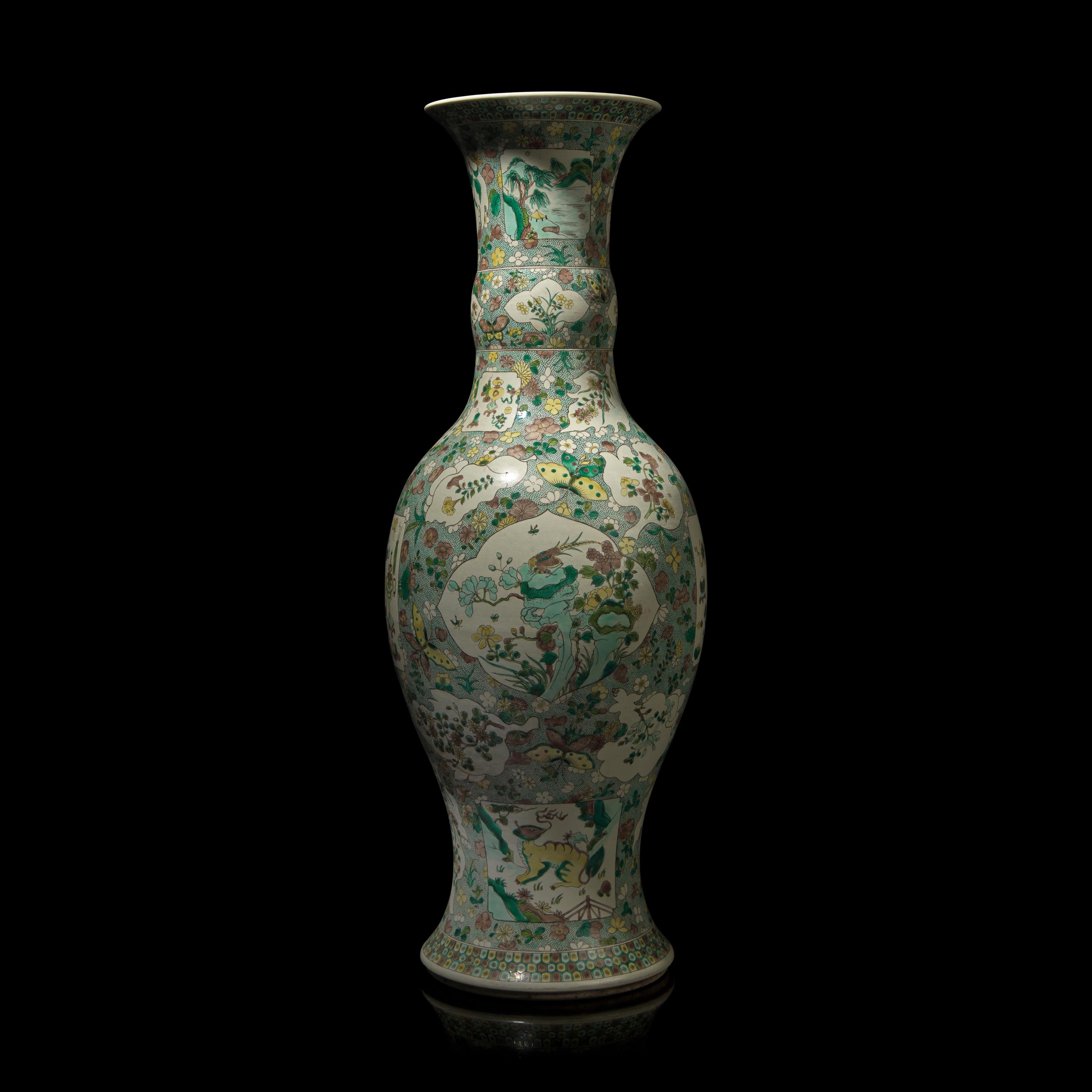 A Large Chinese Famille Verte Porcelain Vase, Late Qing Dynasty 晚清 素三彩花卉地開光博古圖大賞瓶