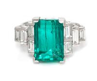 A Platinum, Emerald and Diamond Ring, 5.00 dwts.