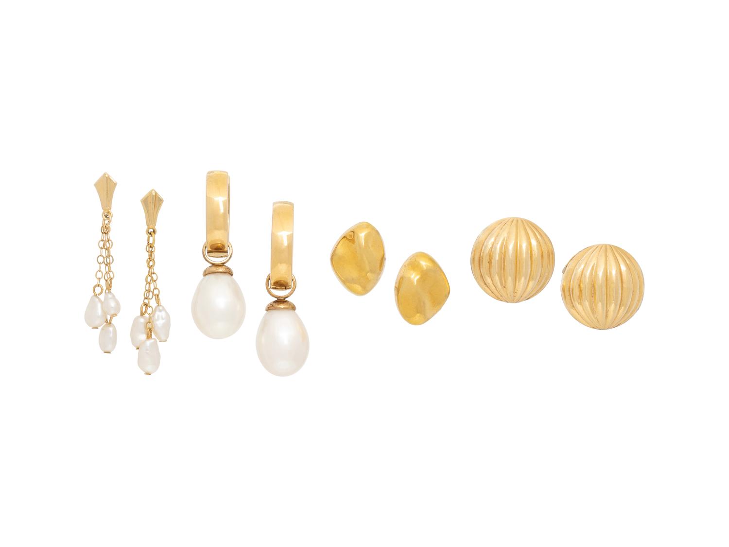 COLLECTION OF YELLOW GOLD EARRINGS