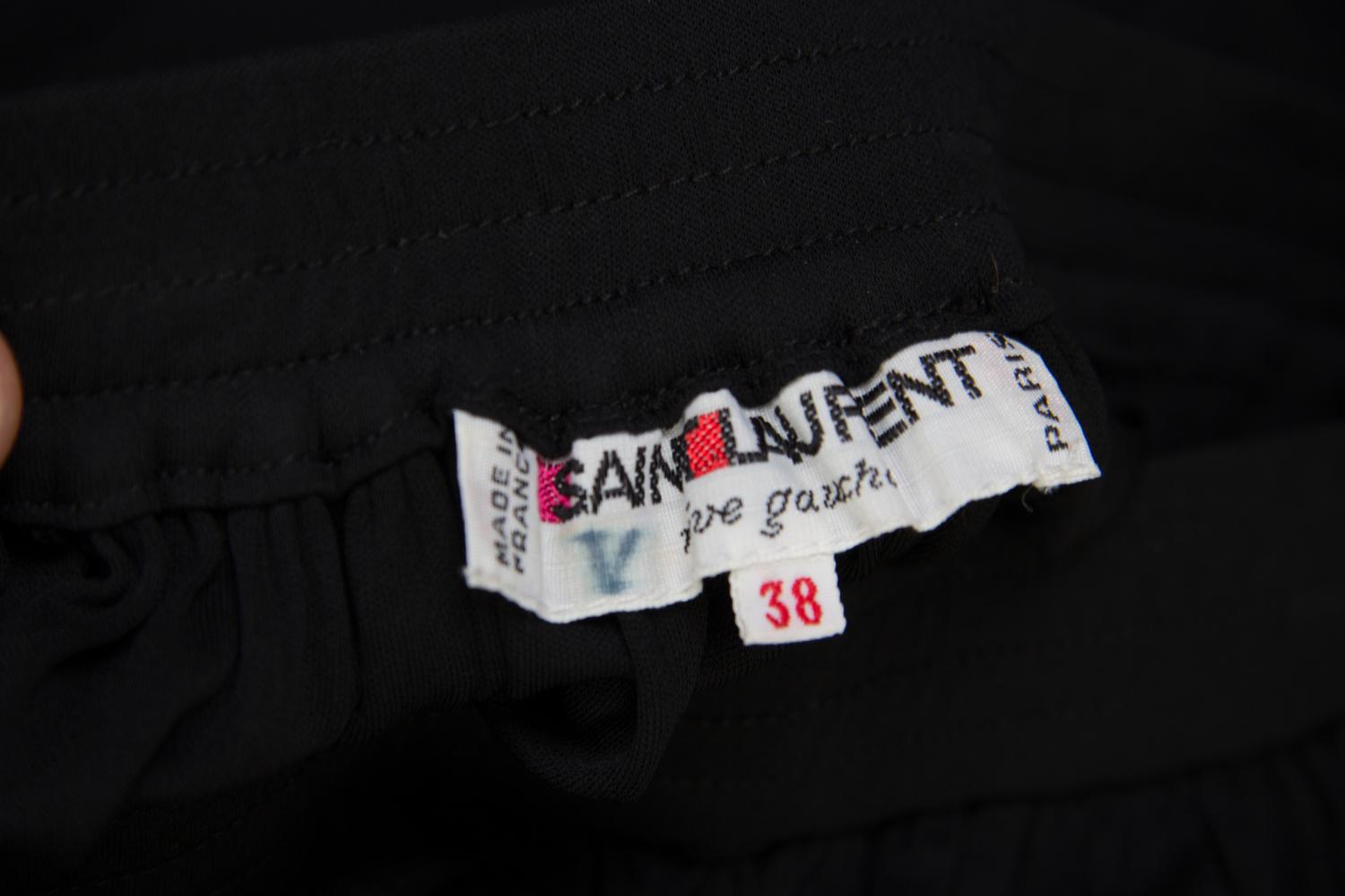 An Yves Saint Laurent Black Skirt, Size 38.
