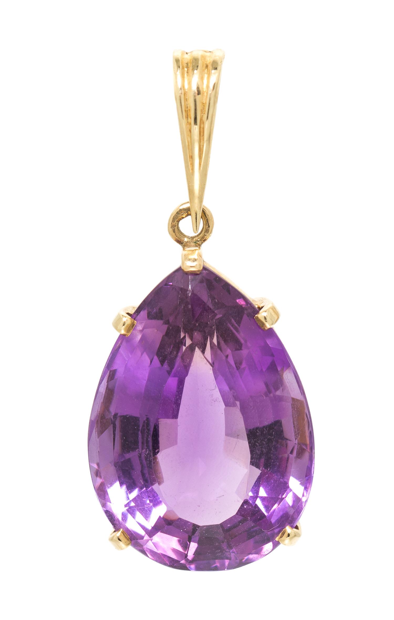 A 14 Karat Yellow Gold and Amethyst Pendant, 8.30 dwts.