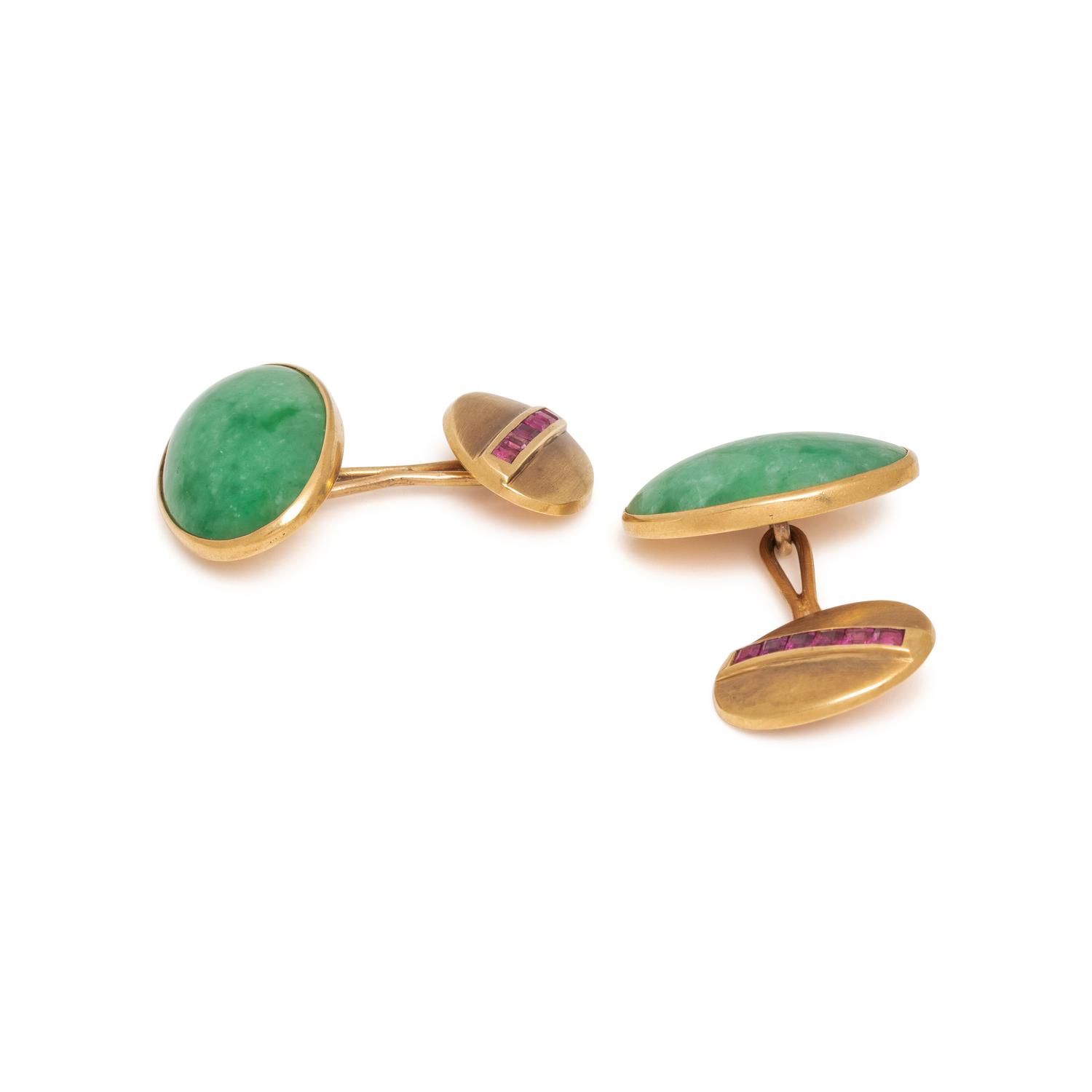 YELLOW GOLD, JADE AND RUBY CUFFLINKS