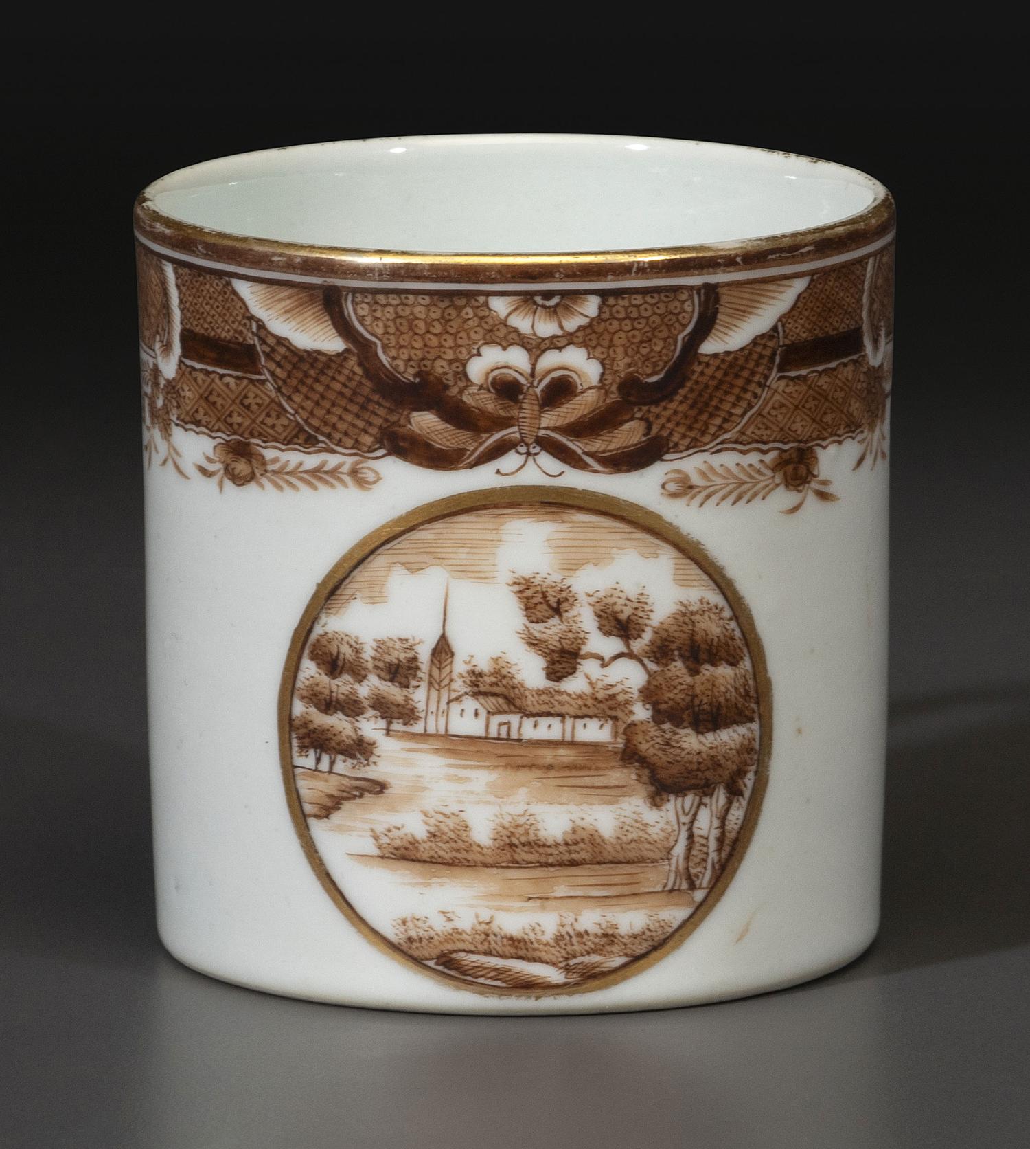 Four Chinese Export Porcelain Articles