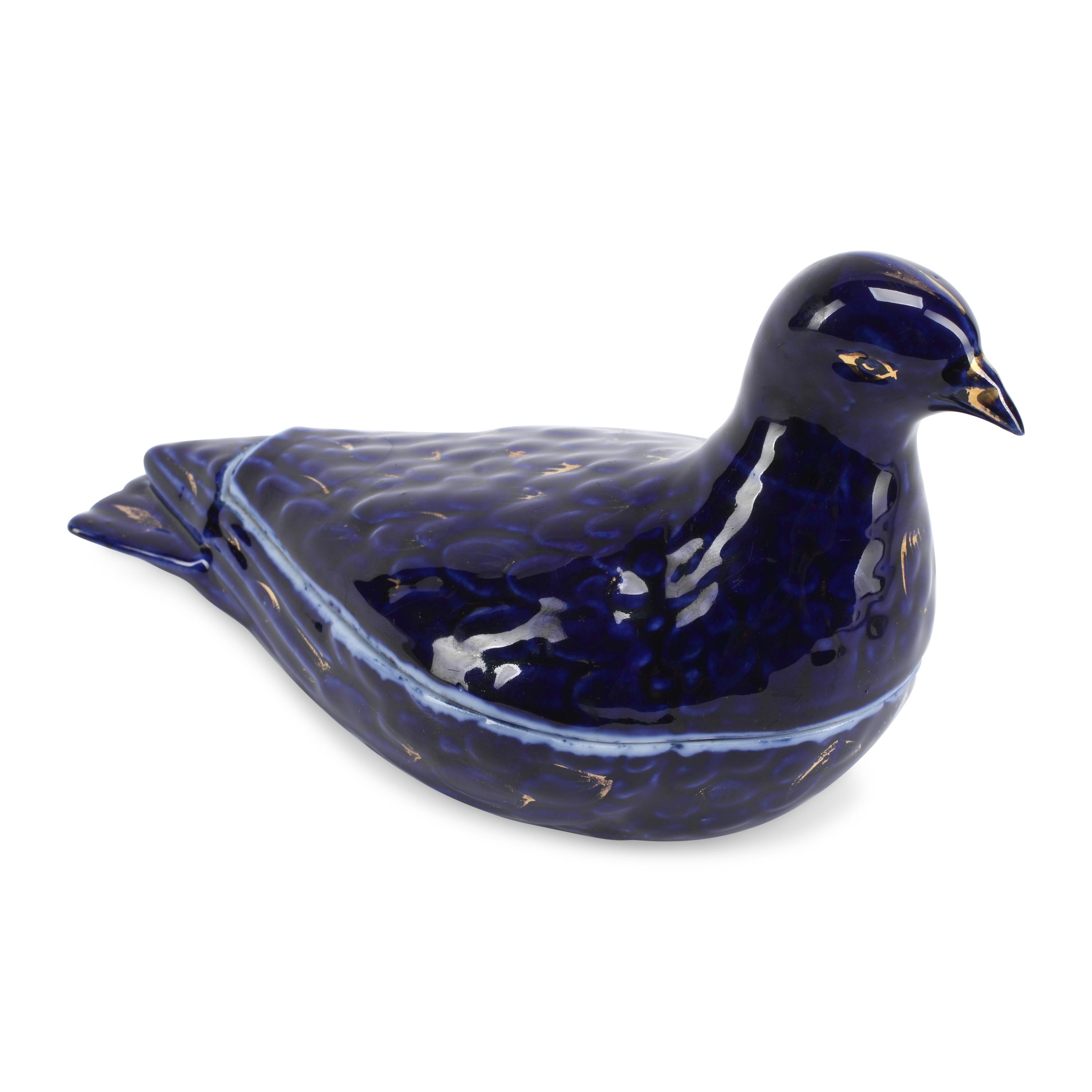 A Russian Porcelain Dove-Form Box
