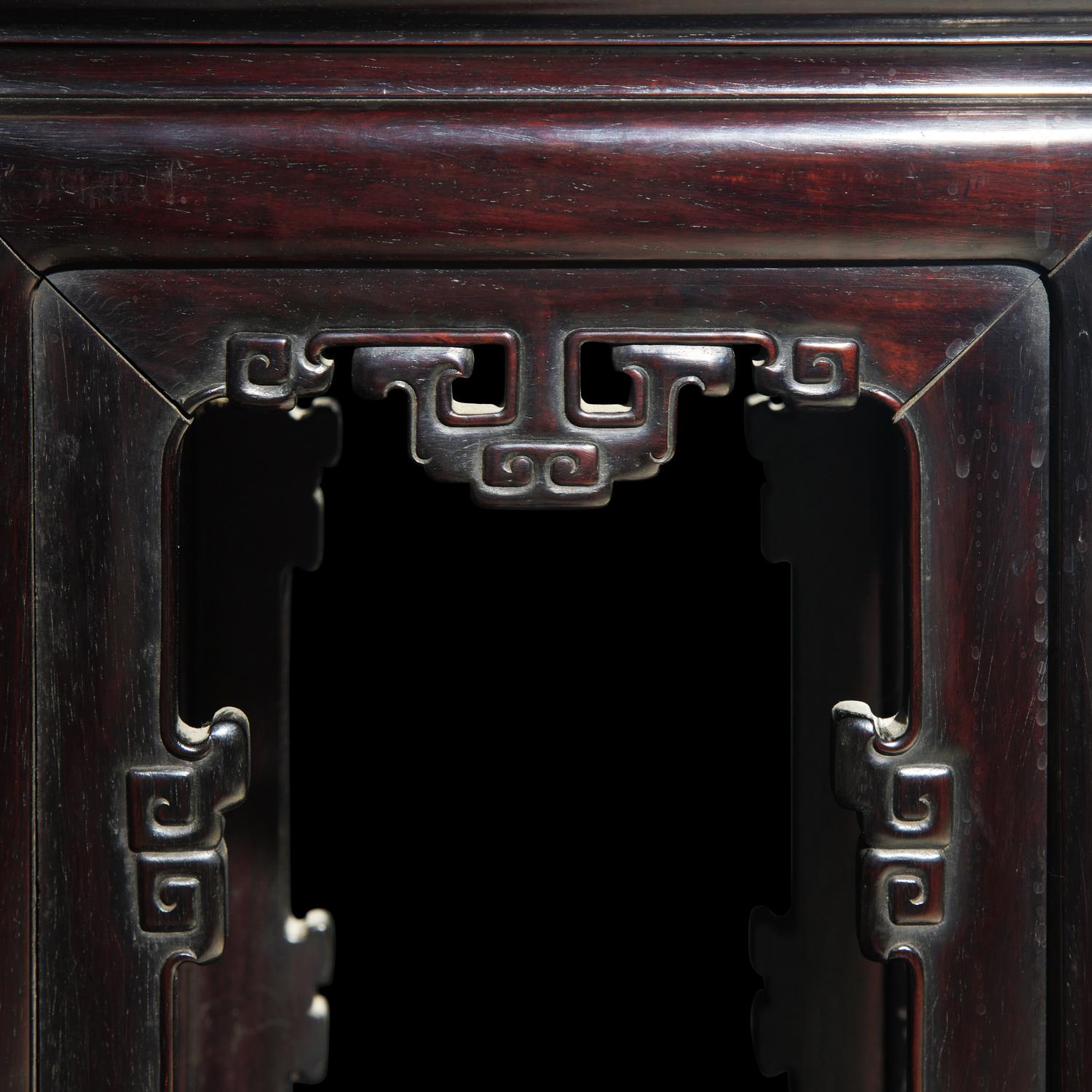 A Pair of Chinese Hong Mu , Incense Stands, 19th Century 清晚期 紅木拐子龍紋香幾一對