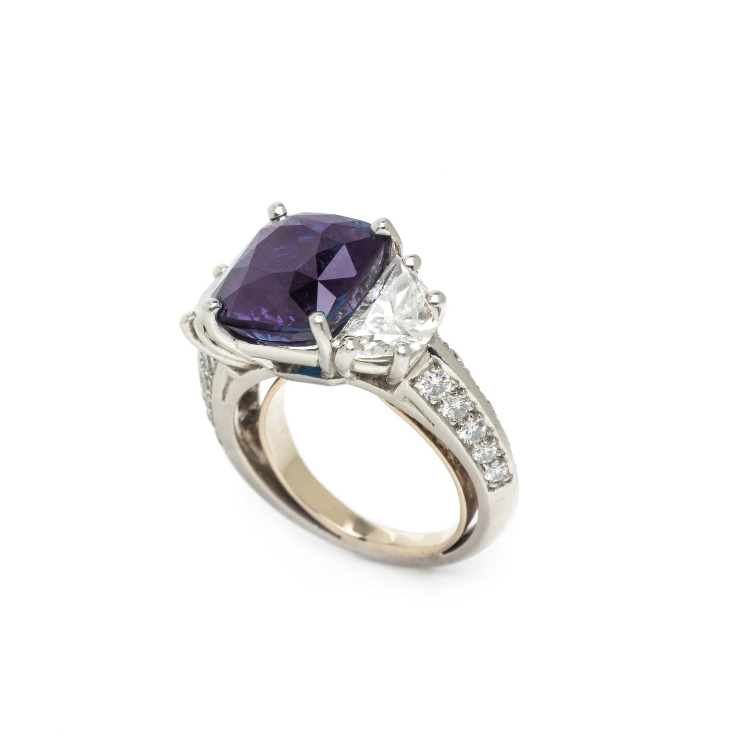 OSCAR HEYMAN, ALEXANDRITE AND DIAMOND RING