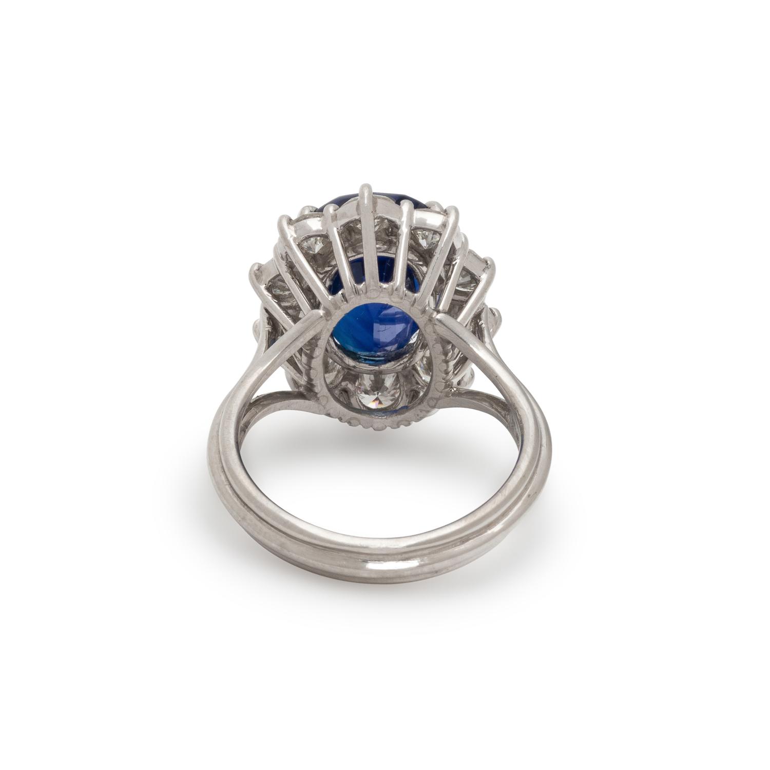 SAPPHIRE AND DIAMOND RING