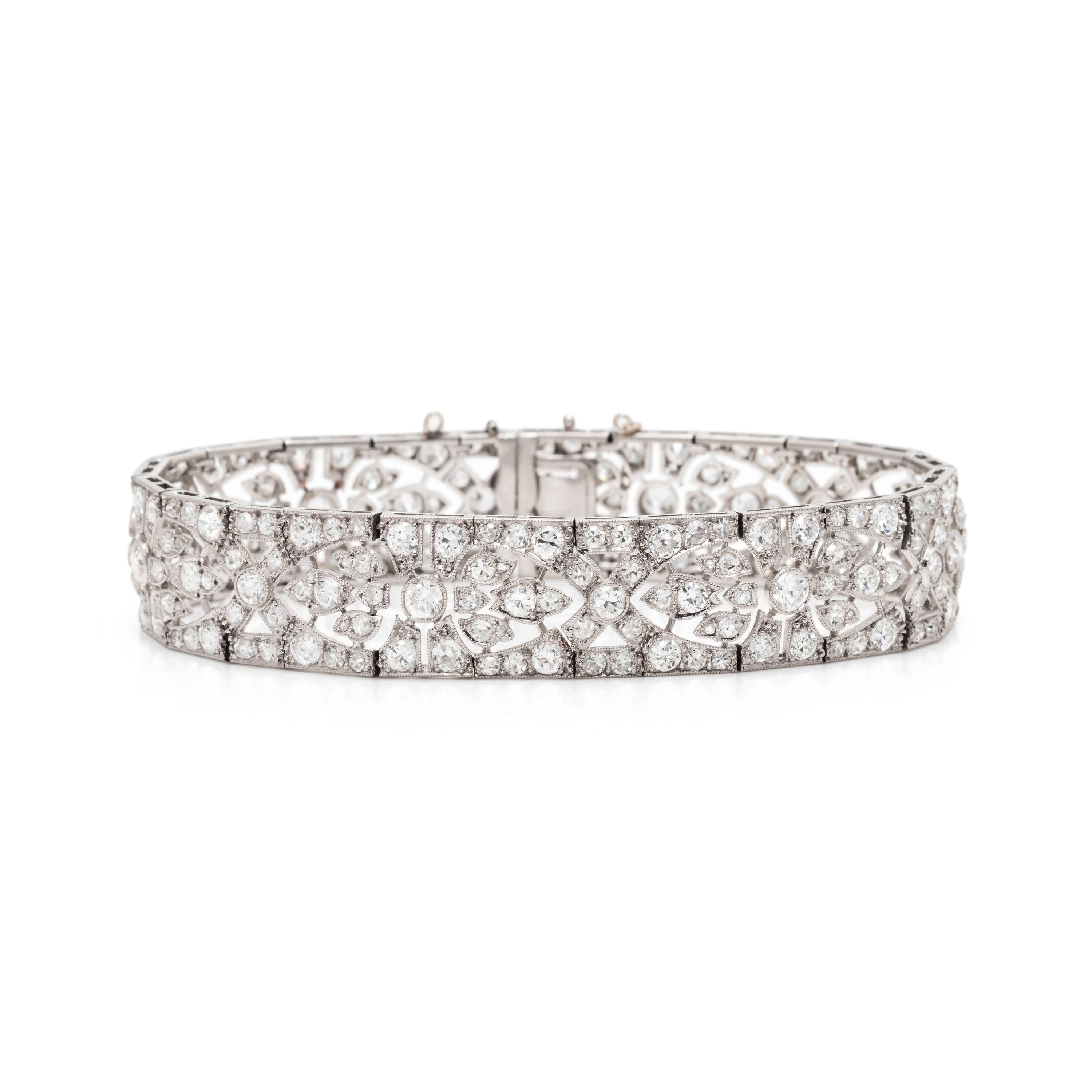 FRENCH, DIAMOND BRACELET