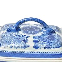 A Group of Four Chinese Export Porcelain Fitzhugh Tablewares