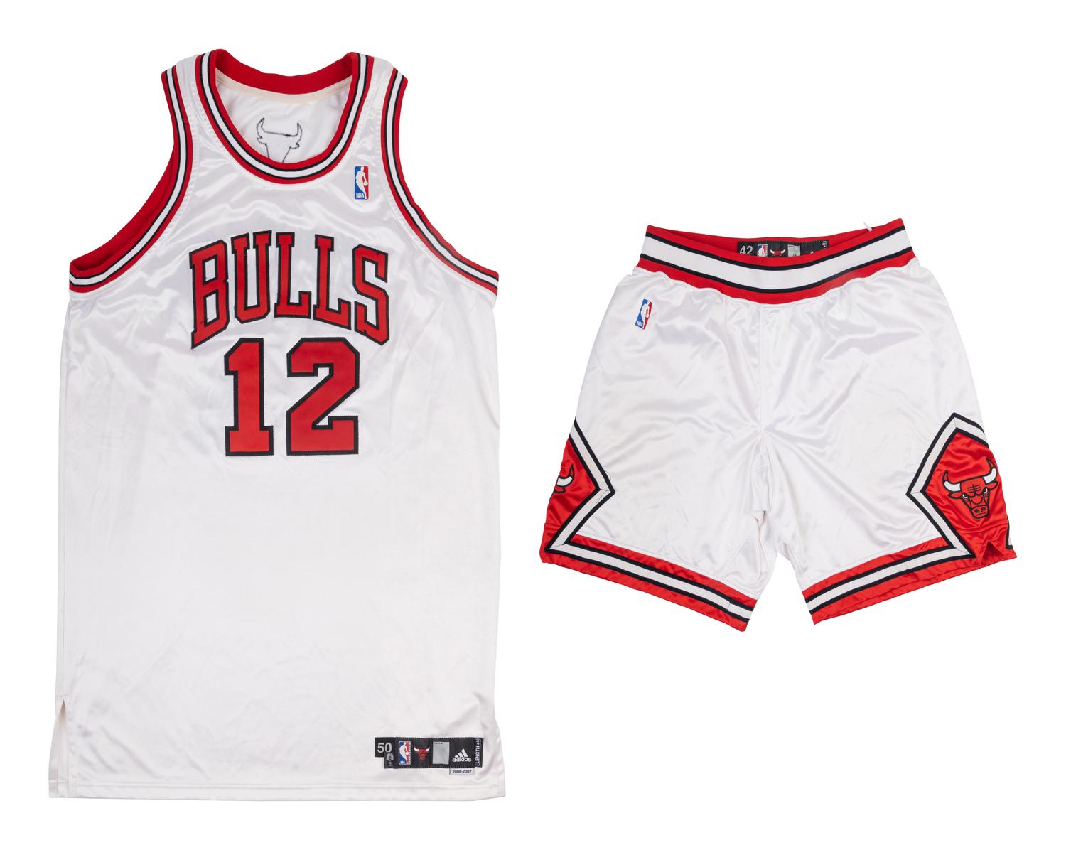 A Kirk Hinrich 2006-07 Game Used Chicago Bulls Full Uniform,