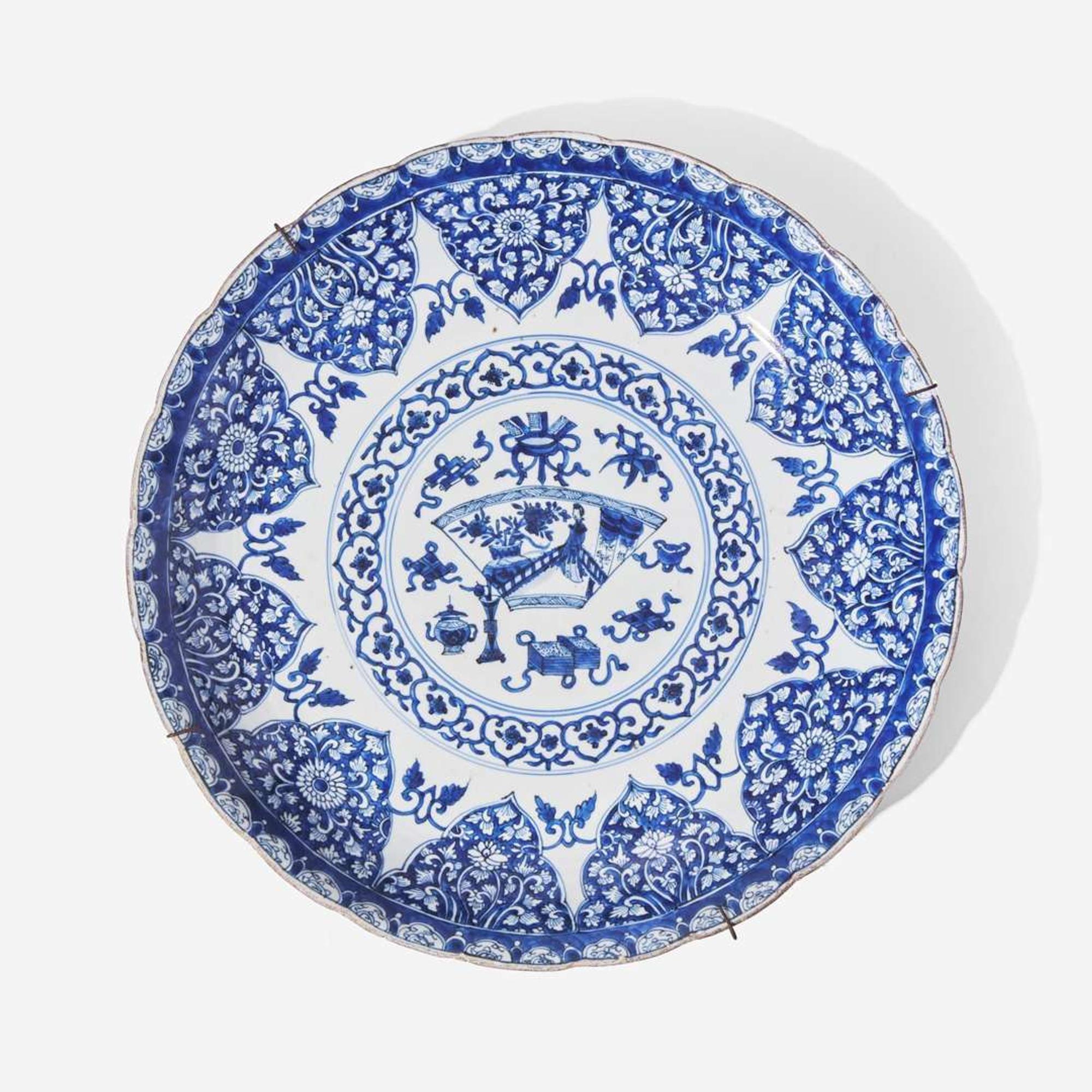 A Chinese blue and white charger 青花盤 Kangxi period ? ??