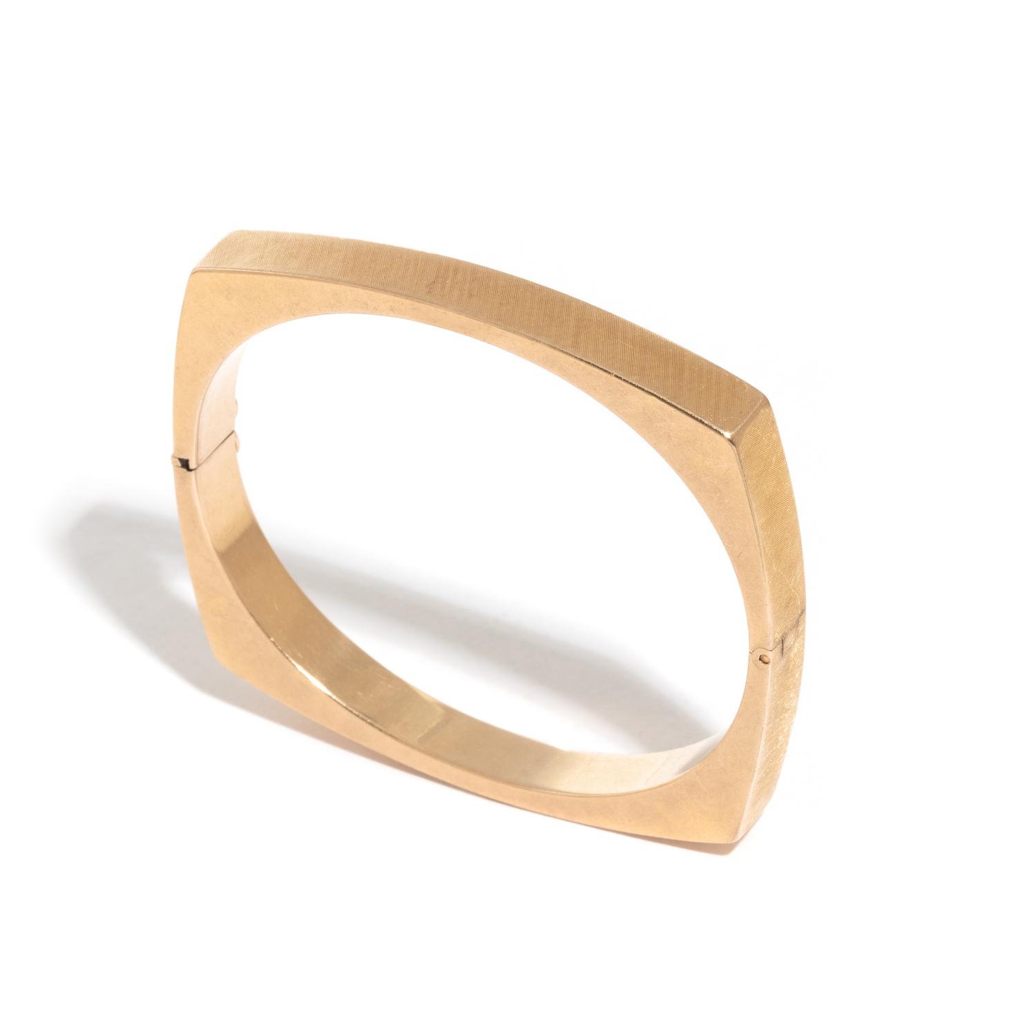 YELLOW GOLD GEOMETRIC BANGLE BRACELET