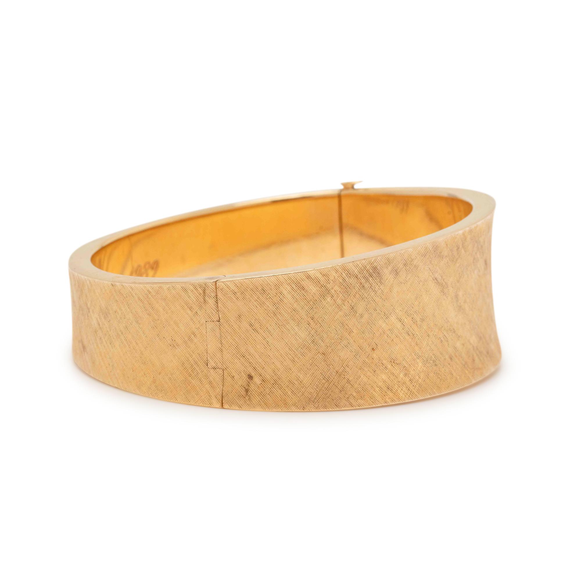 YELLOW GOLD BANGLE BRACELET