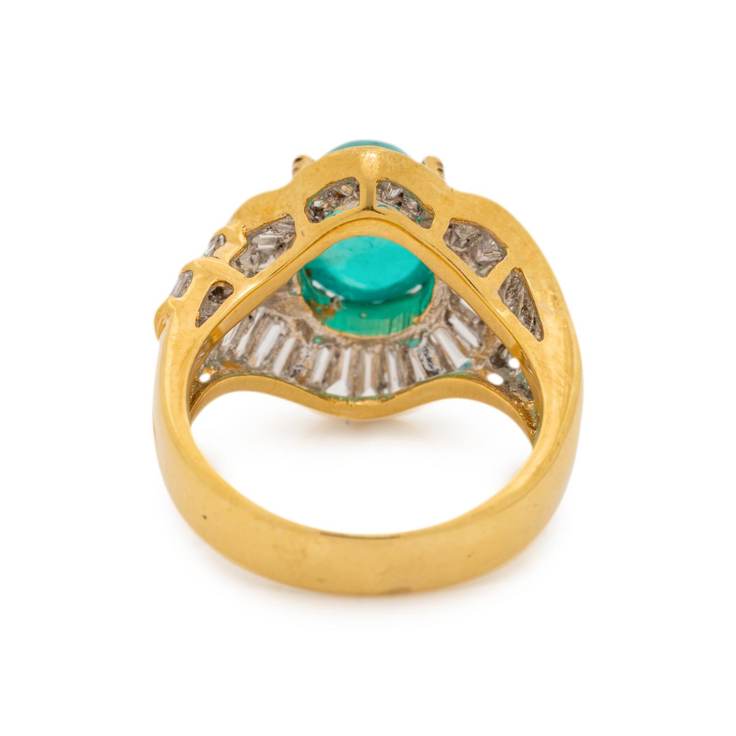 YELLOW GOLD, EMERALD AND DIAMOND RING