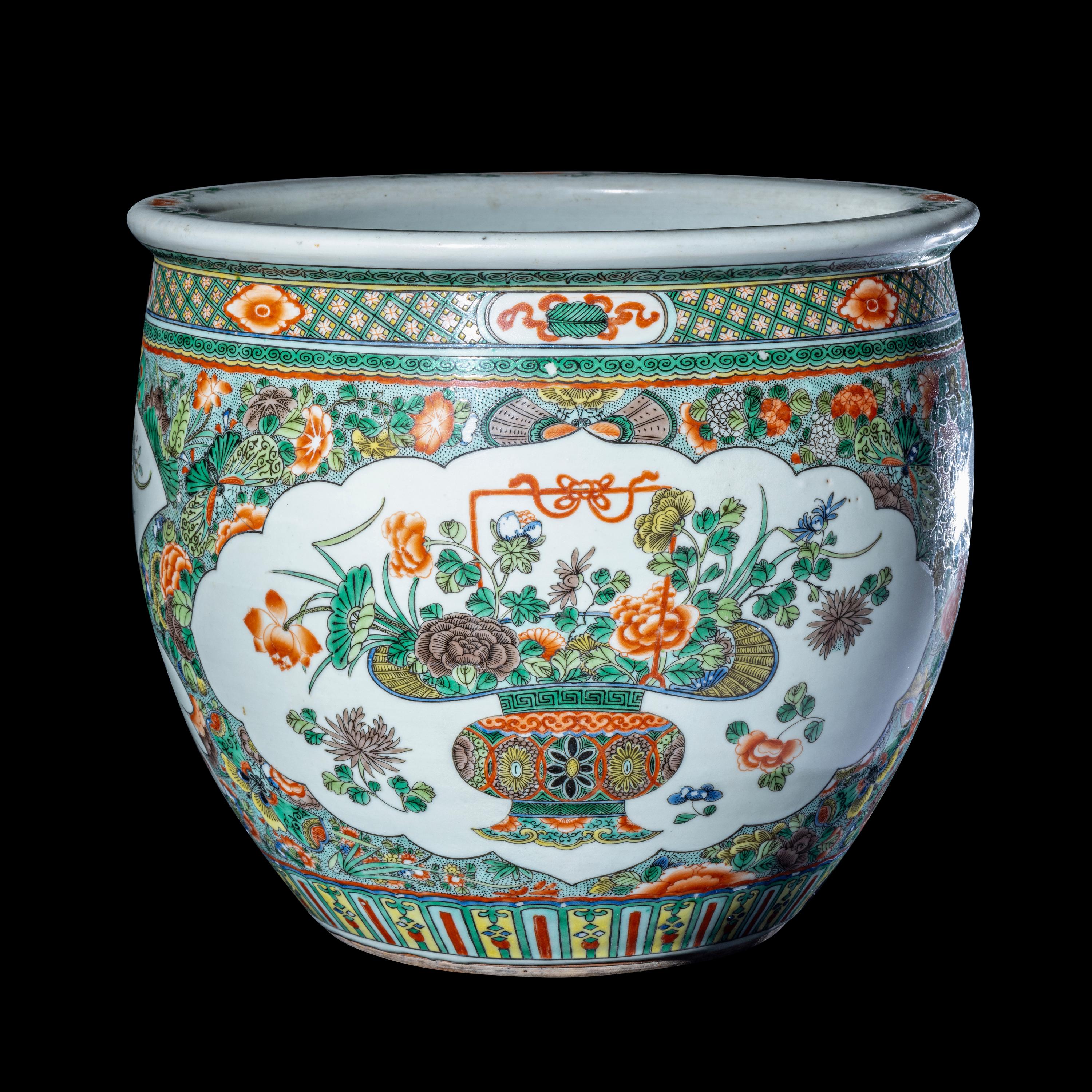 A Chinese Famille Verte Porcelain Fish Pot