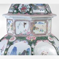 An impressive associated pair of famille rose-decorated porcelain large jars and covers ?????????? ????