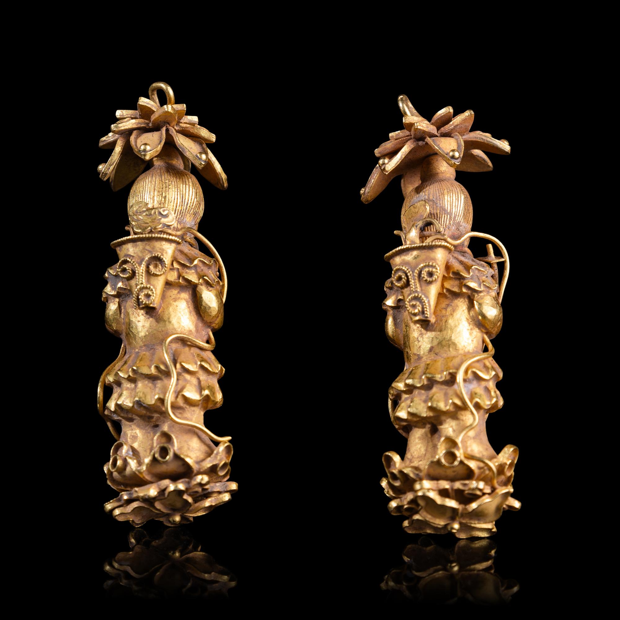 A Pair of Chinese Gold 'Lady Mao' Immortal Earring Pendants, Erzhui, Ming Dynasty 明 金毛女耳墜一對