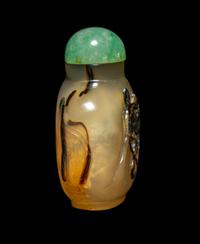 A Chinese Carved Cameo Agate Snuff Bottle