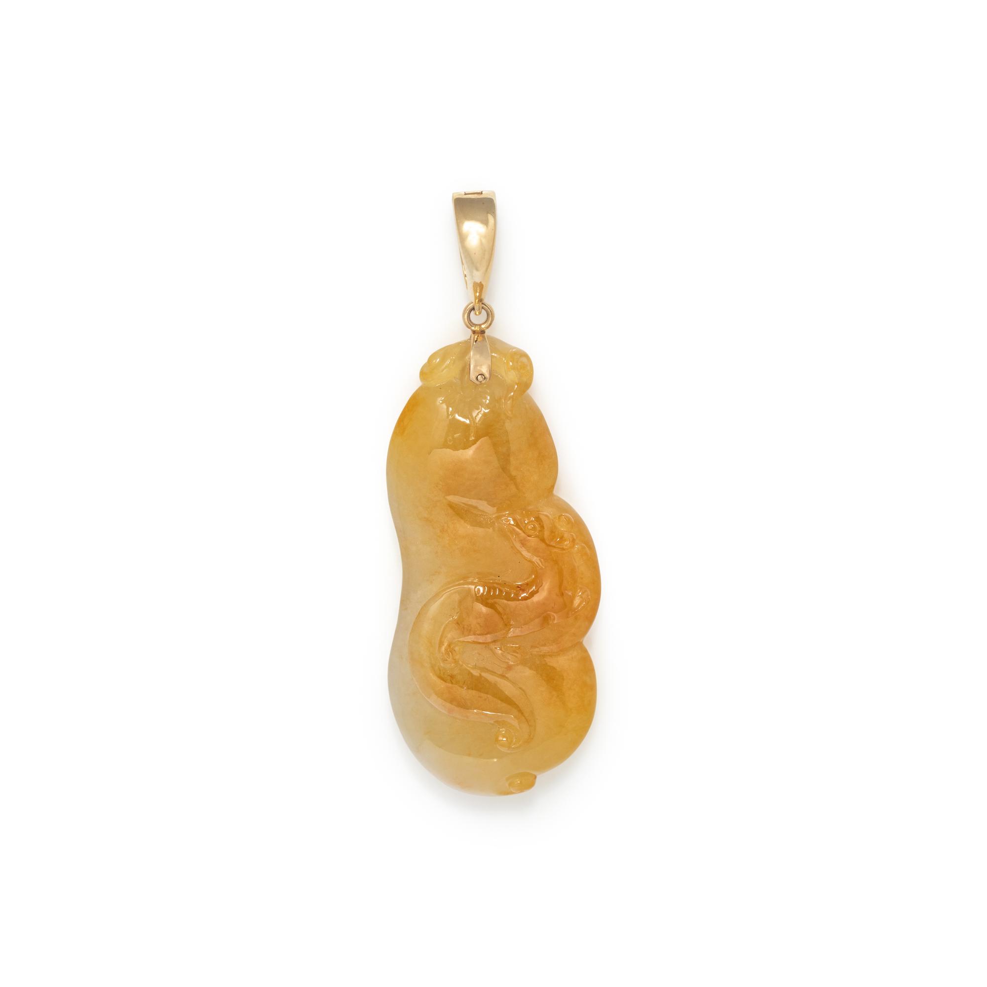 GUMPS, YELLOW GOLD AND JADE PENDANT