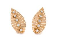 YELLOW GOLD AND DIAMOND LEAF MOTIF EARCLIPS
