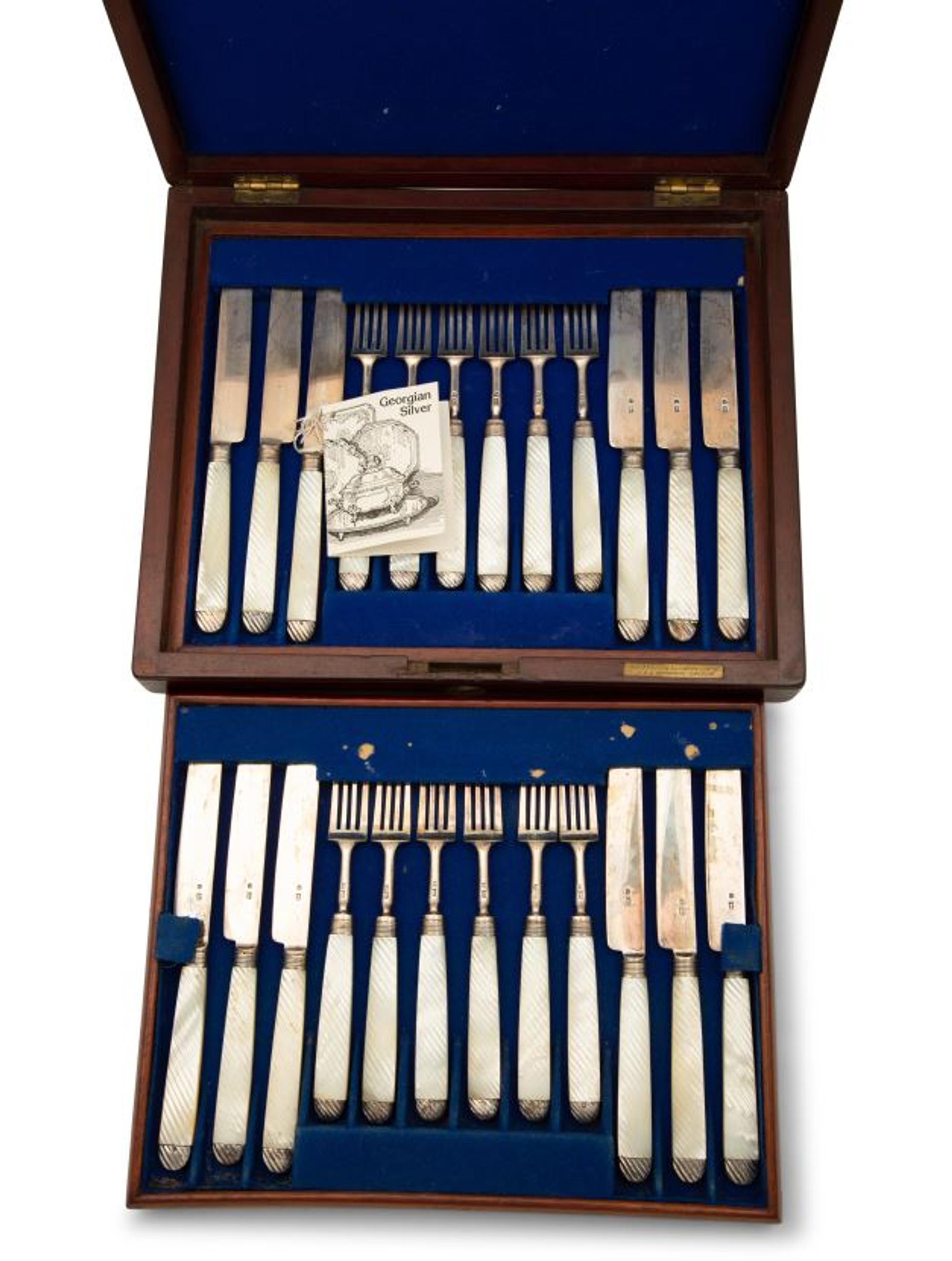 A Georgian Silver and Mother-of-Pearl Handled Dessert Service — 18TH/19TH CENTURY